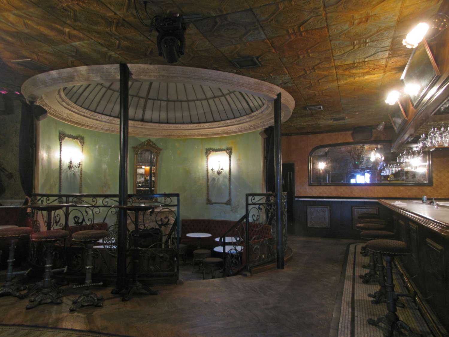 Club 32