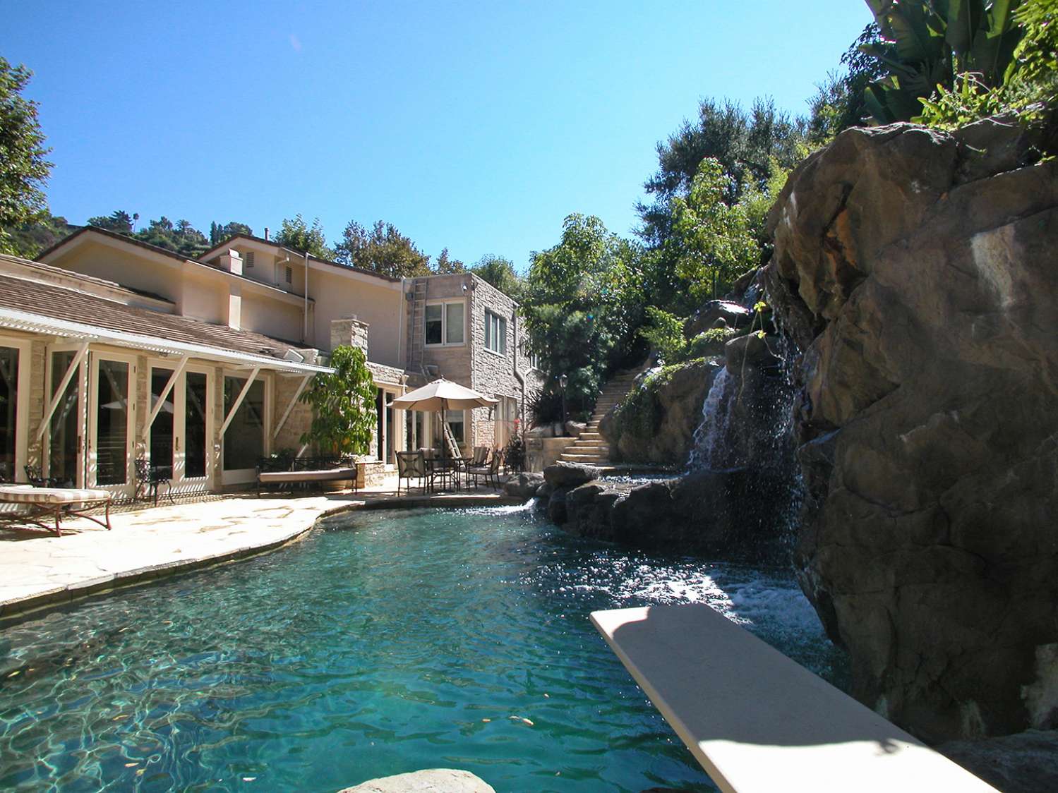 Mansion 72