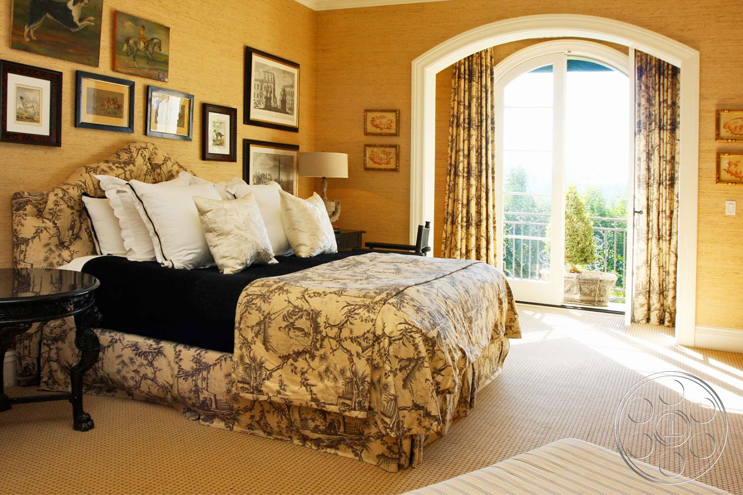 French 15 - indoors, furniture, room, living room, rug, home decor, bed, bedroom