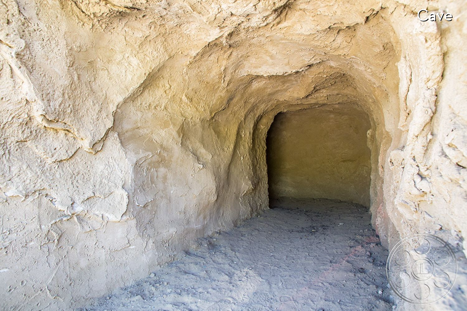 Desert 1 - bunker, cave