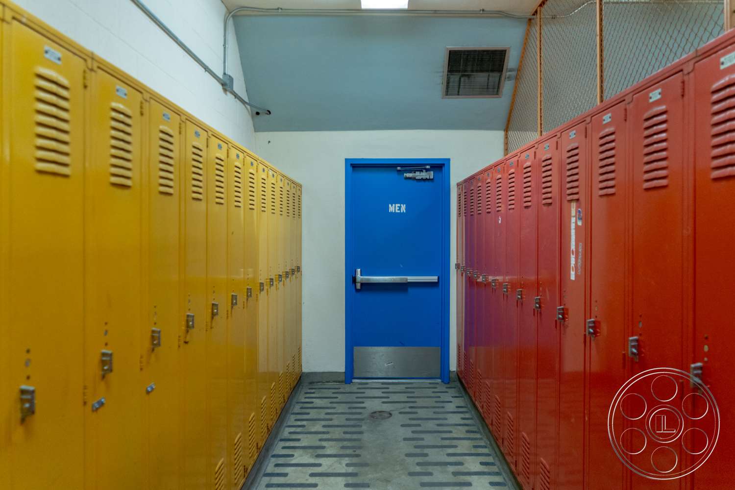 School 3 - transportation, vehicle, train, locker