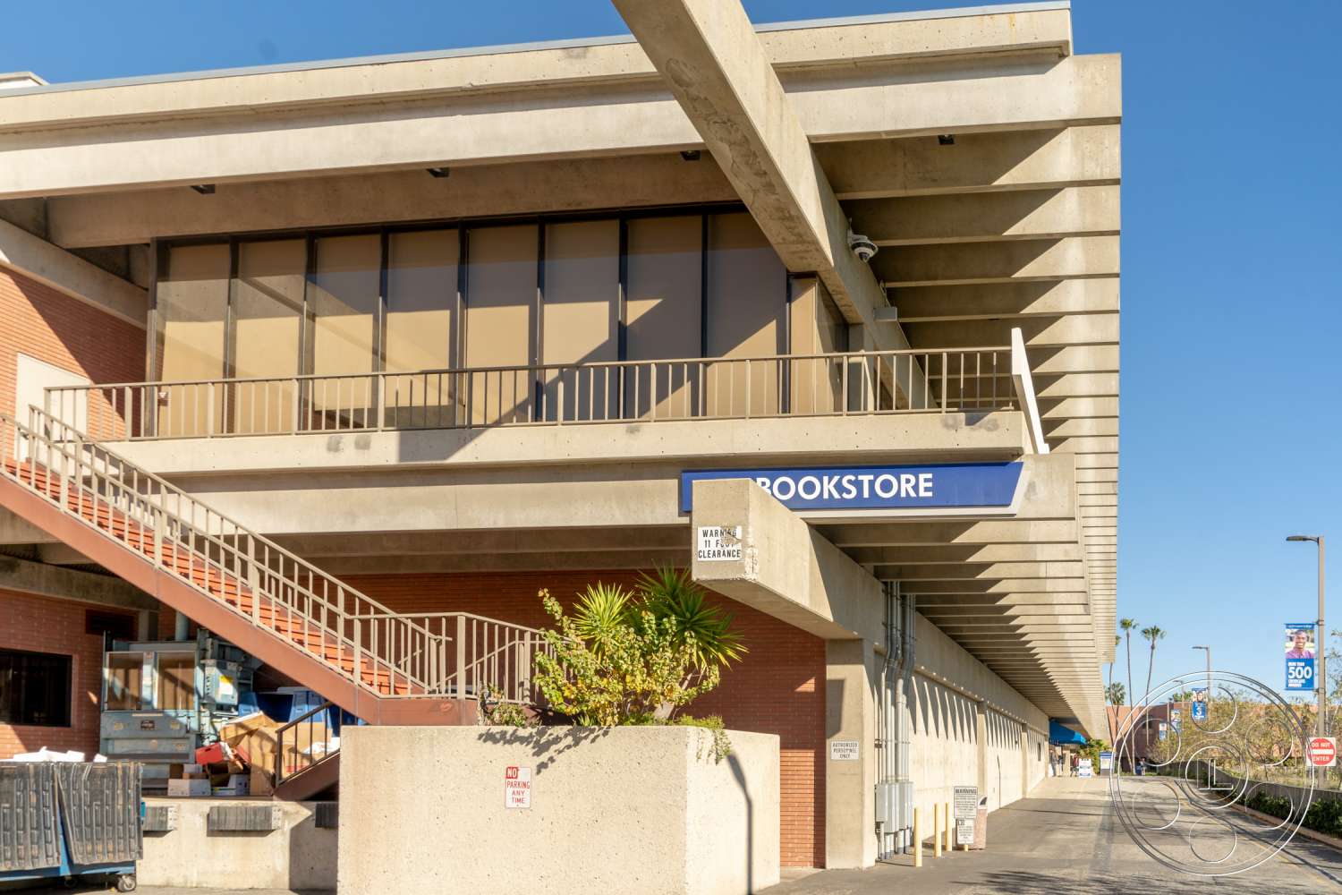 School 3 - handrail, banister, railing