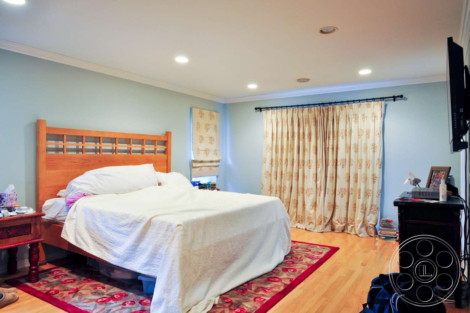 Americana 143 - indoors, furniture, room, bed, bedroom, dorm room