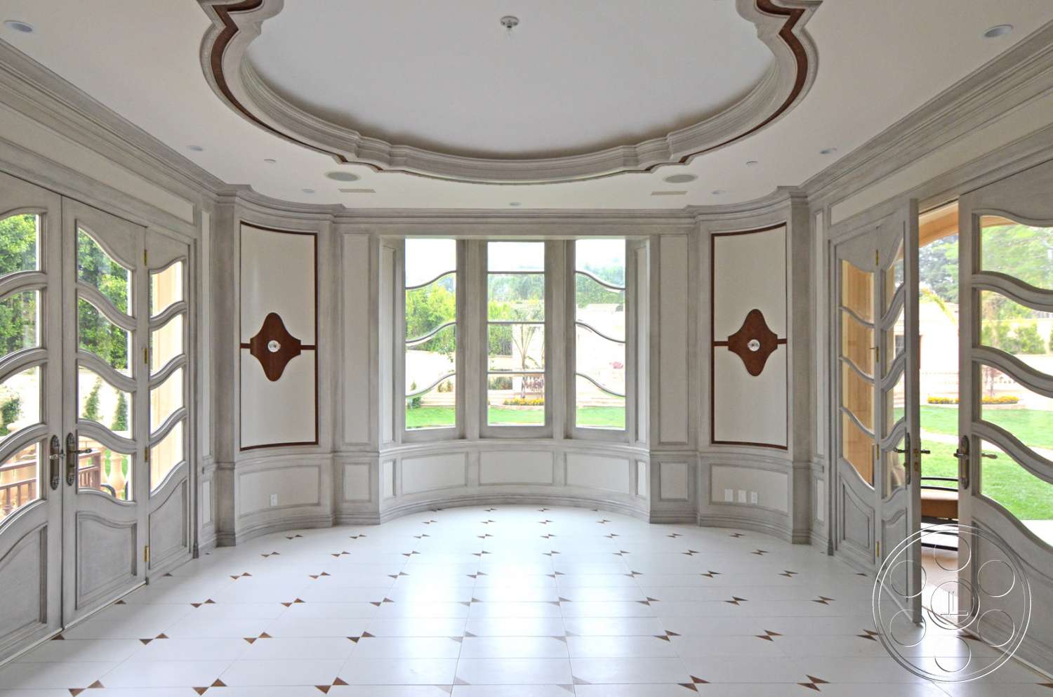Tiffany Estate - indoors, room
