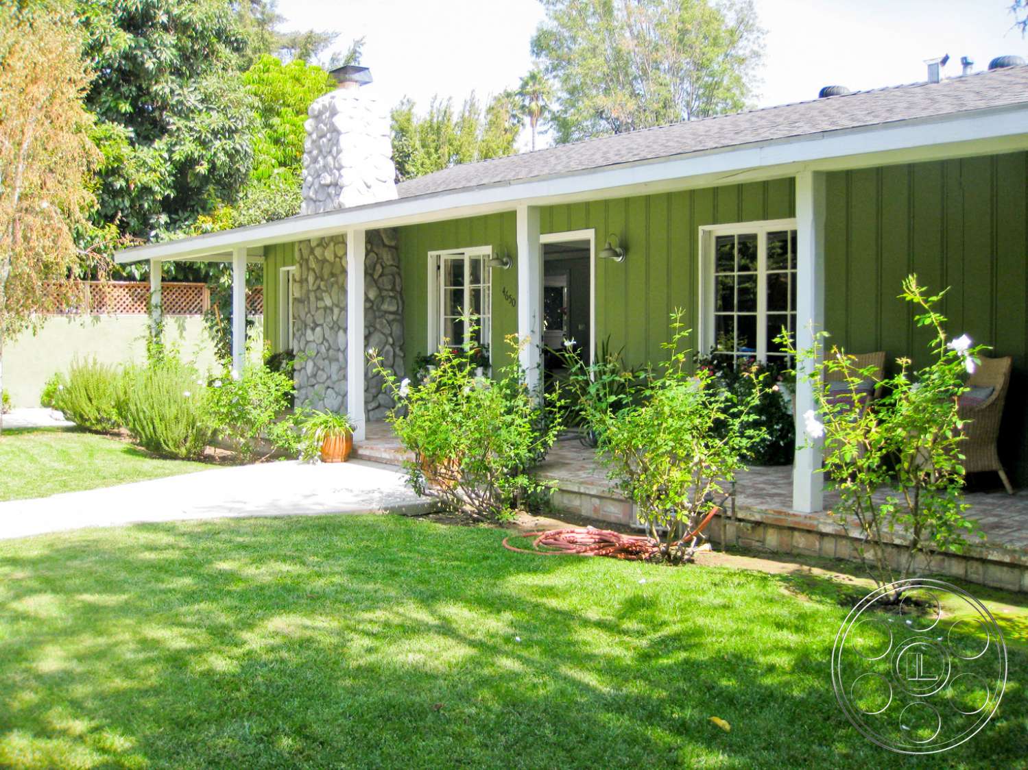 Americana 32 - plant, patio, outdoors, house, villa, yard, grass