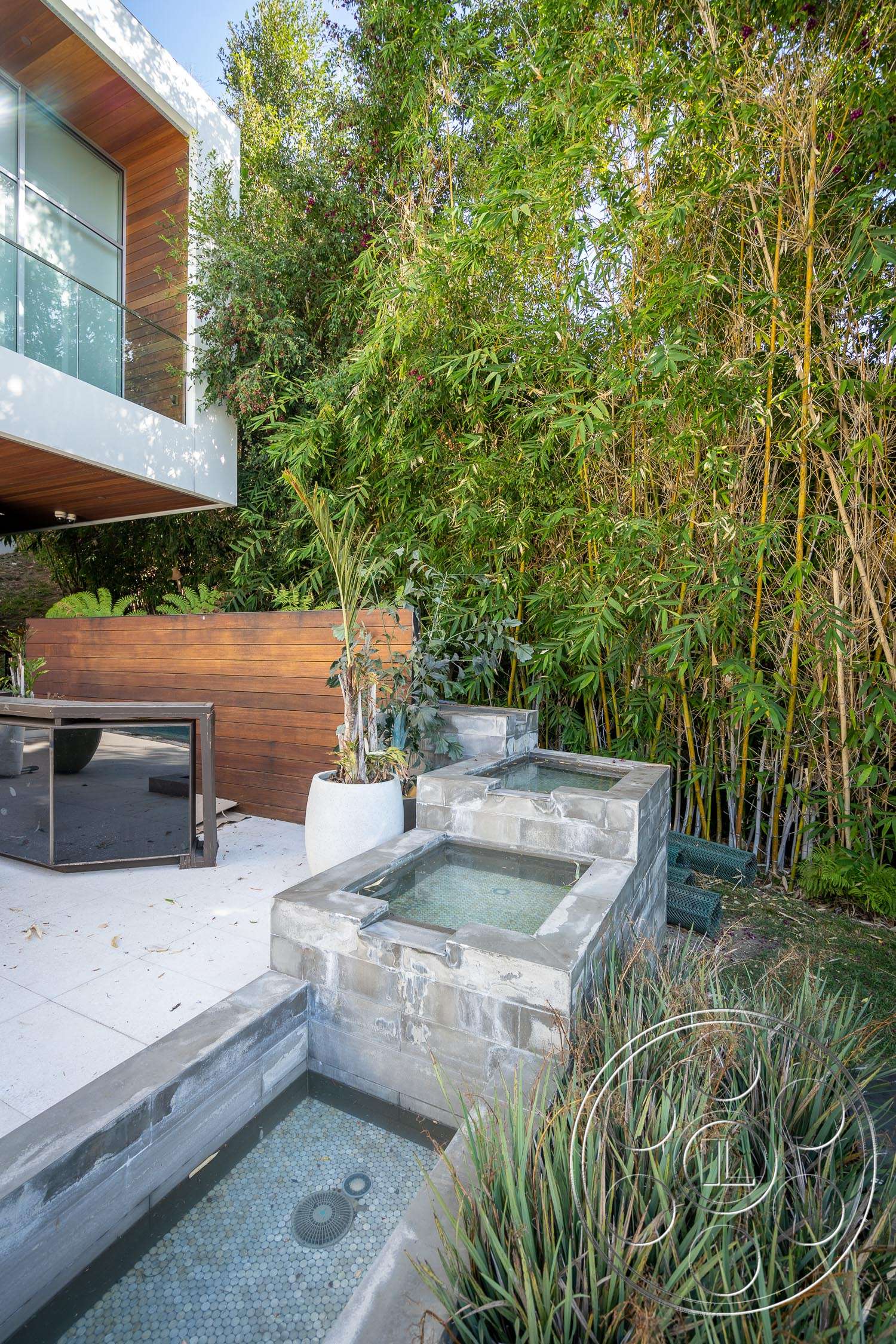 Modern 14 - patio, porch, tub
