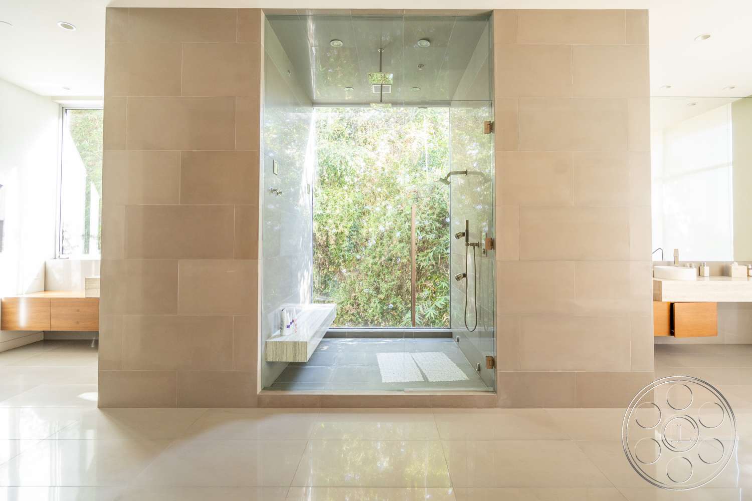 Modern 14 - indoors, room