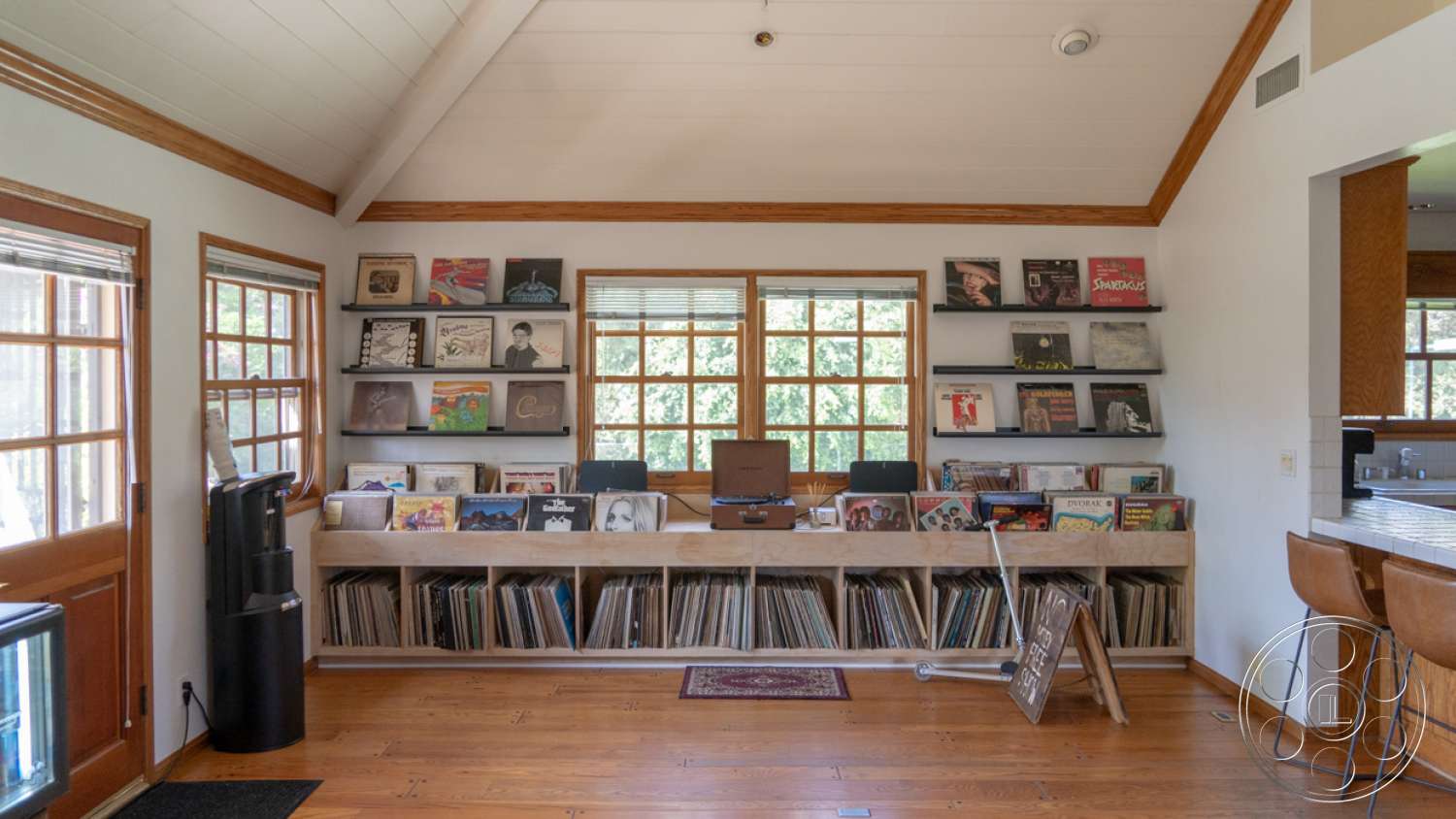 English 34 - indoors, wood, furniture, room, living room, hardwood, bookcase