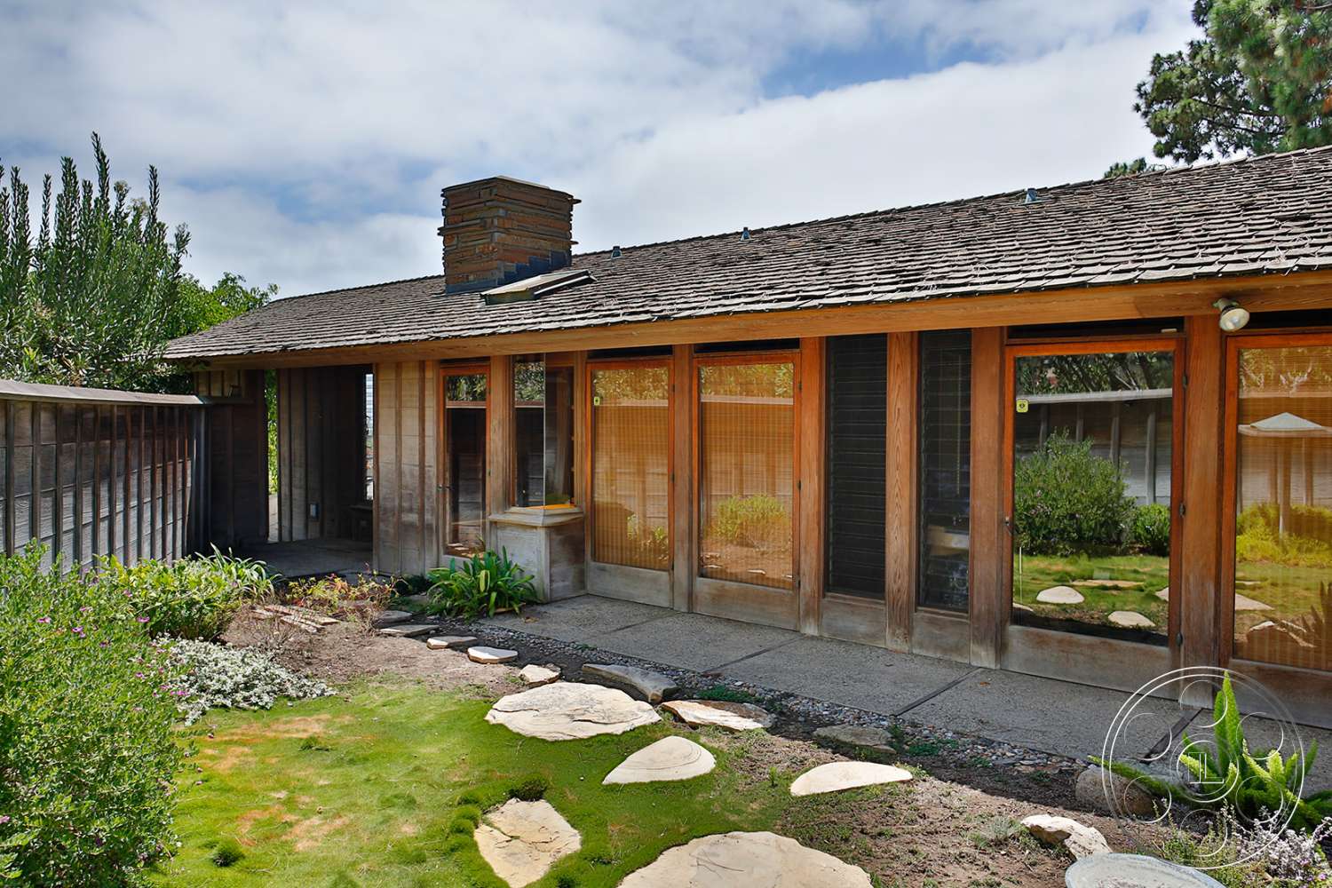 Retro 29 - patio, porch, flagstone, pergola, slate, roof
