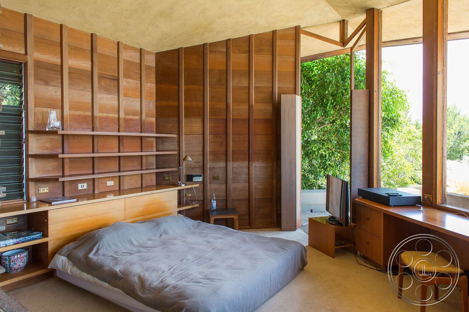 Retro 29 - indoors, wood, furniture, room, hardwood, bed, bedroom, dorm room