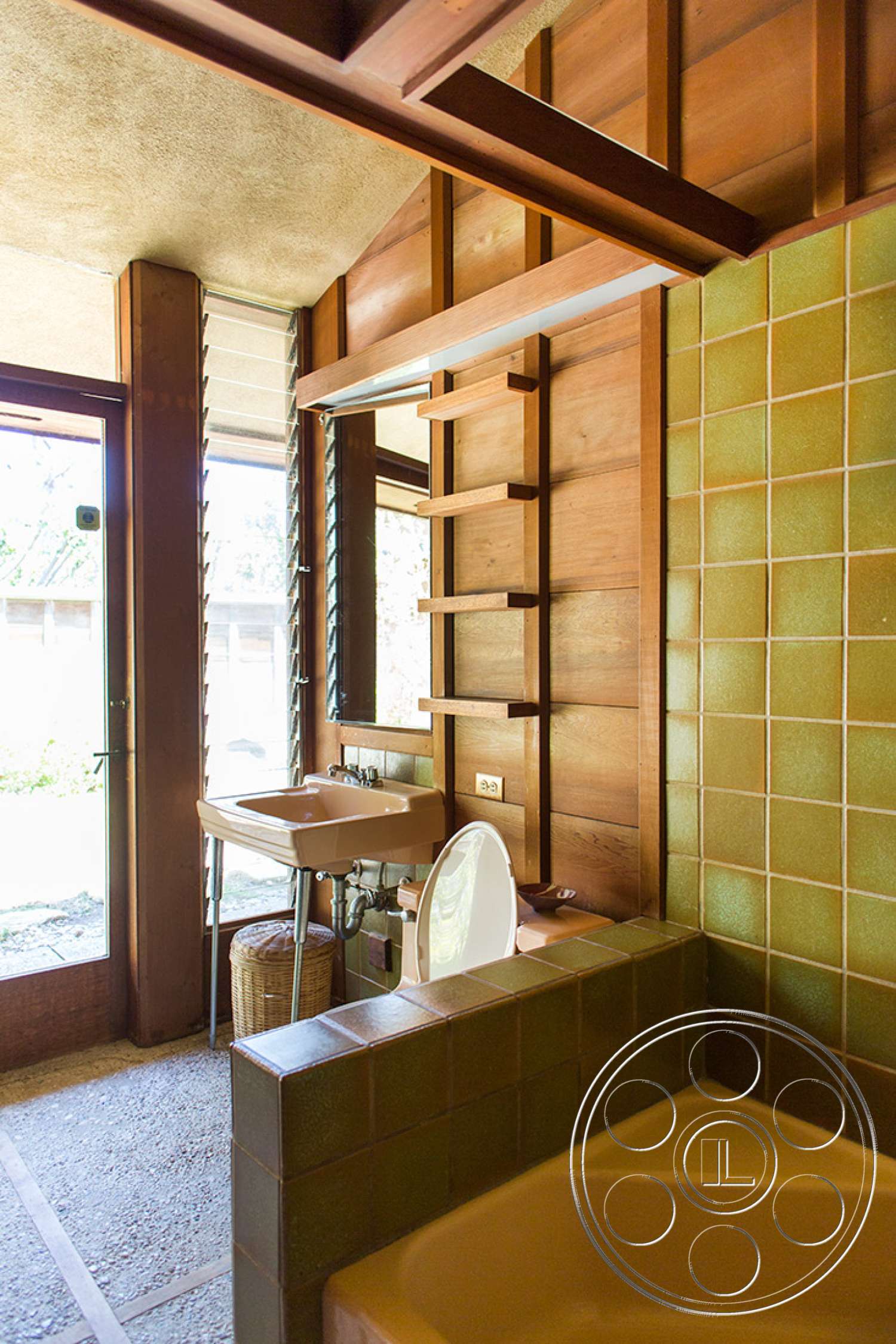 Retro 29 - indoors, wood, room, hardwood, bathroom
