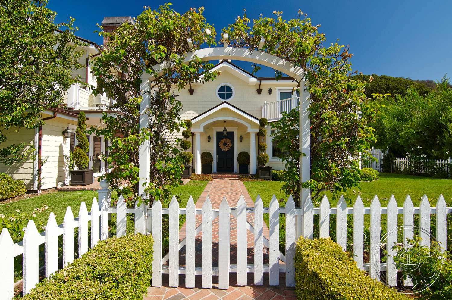 Cape Cod 4 - outdoors, garden, fence, picket