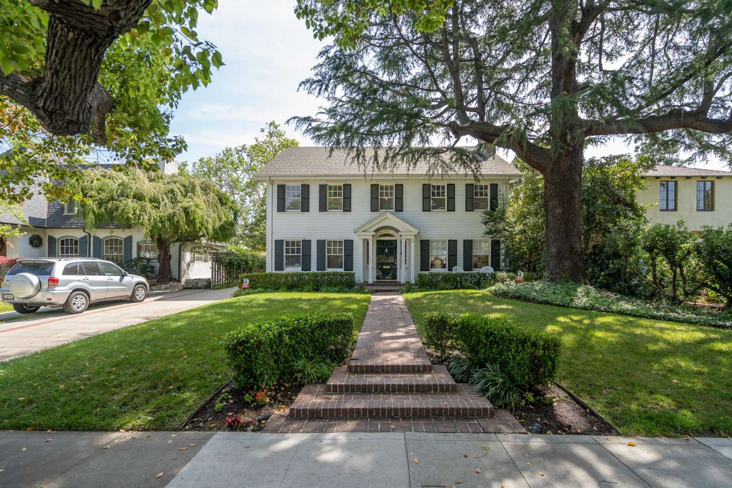 Colonial 1