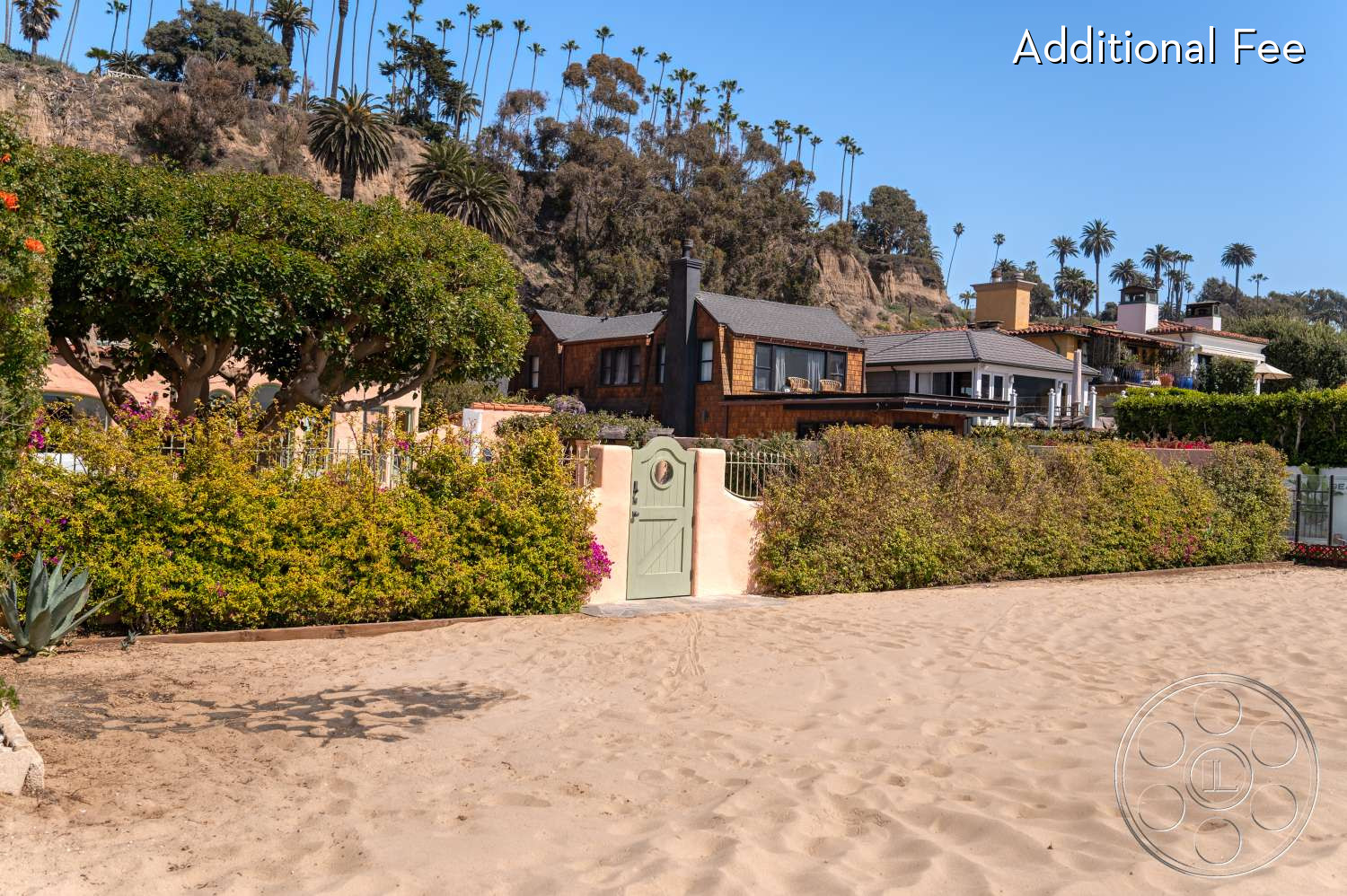 The Pink Beach House - Outdoors, beach access