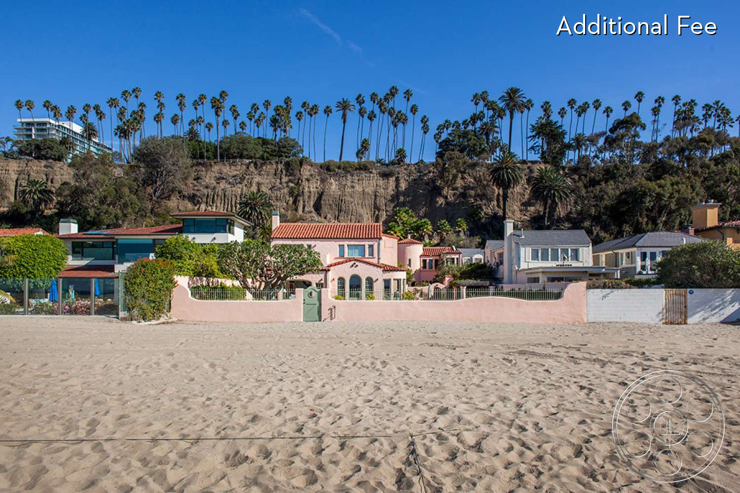 The Pink Beach House - Outdoors, beach access