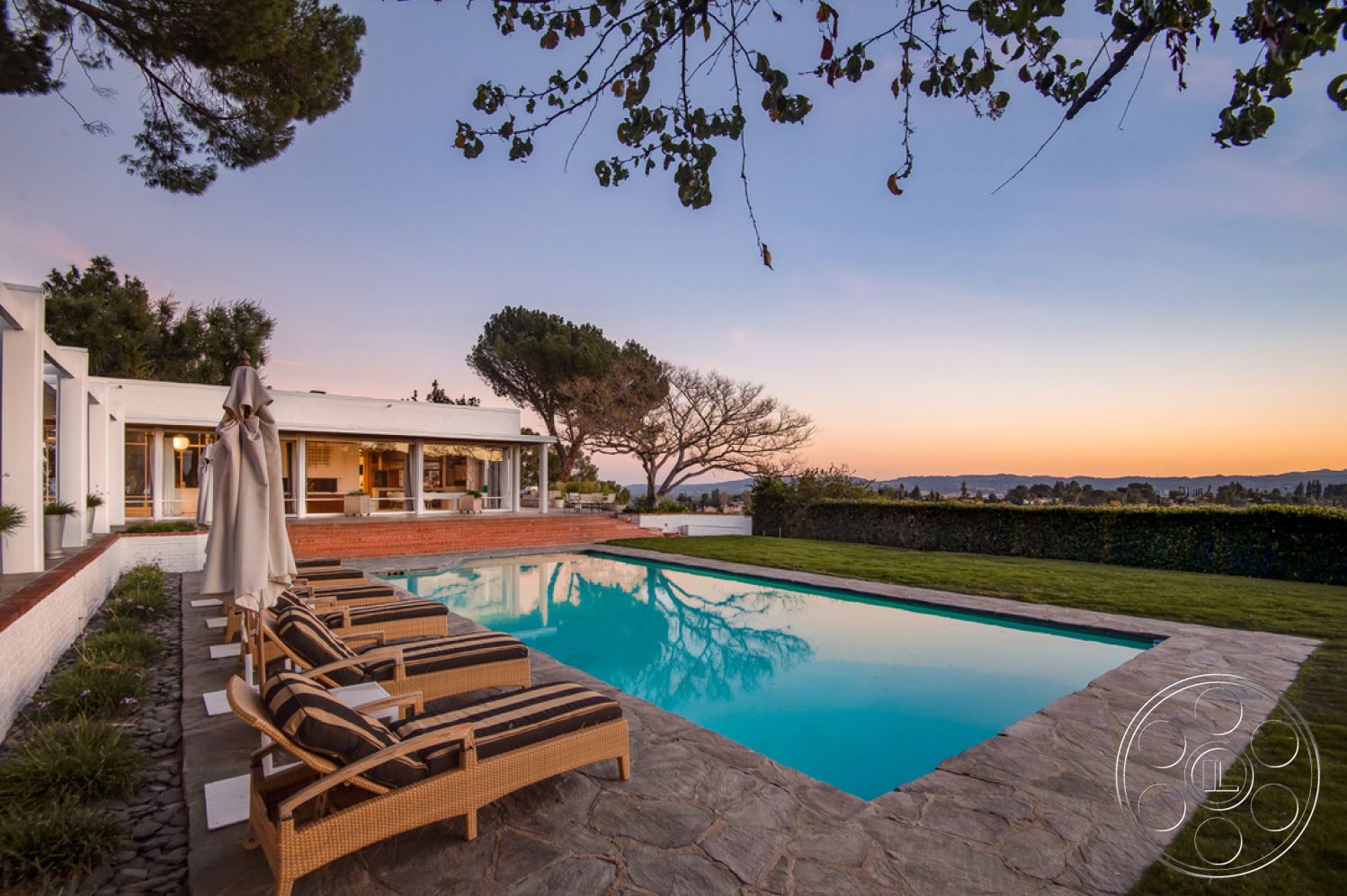 Sinatra House - Resort, Hotel, pool, Building