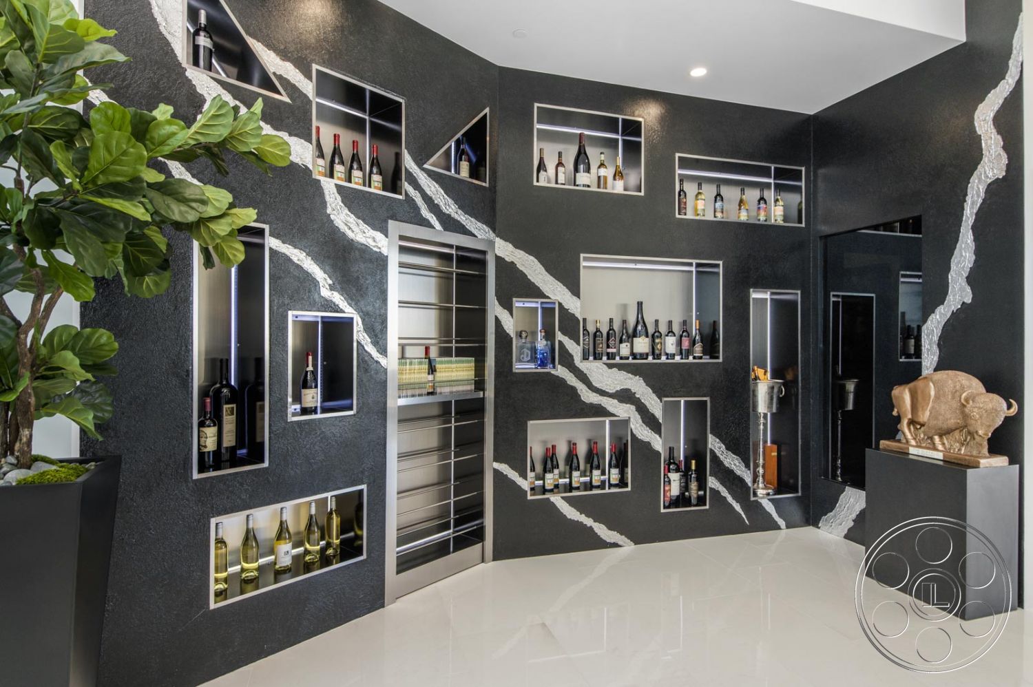 Mansion 126 - Shelf, wine cellar, wine bottle