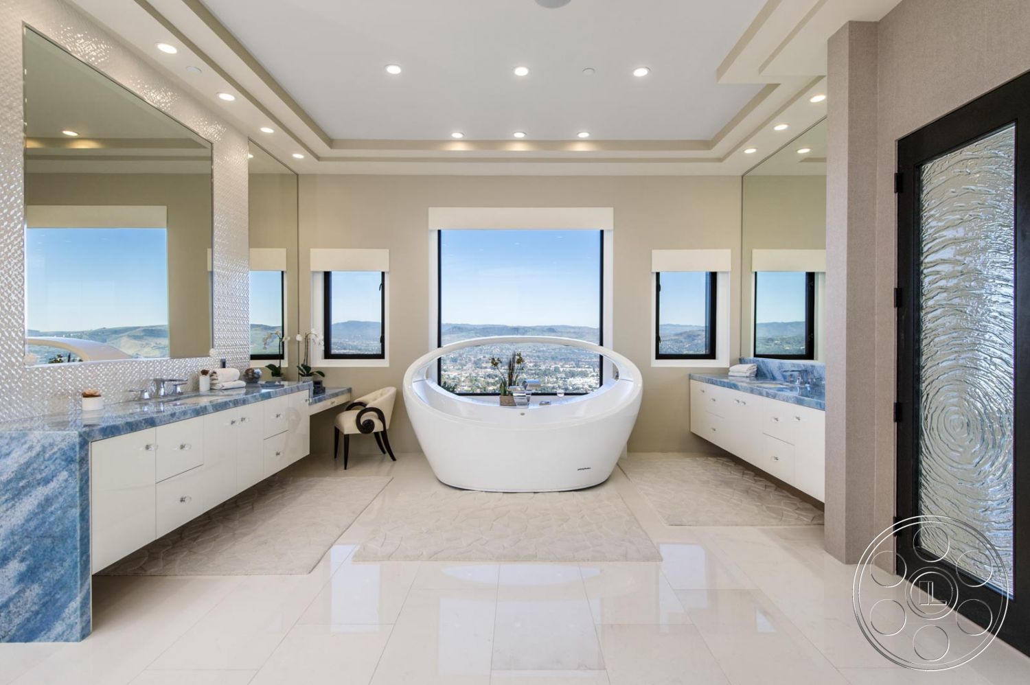 Mansion 126 - bathroom, Tub, Bathtub, lighting, Housing, Building, granite countertop, bathroom sink