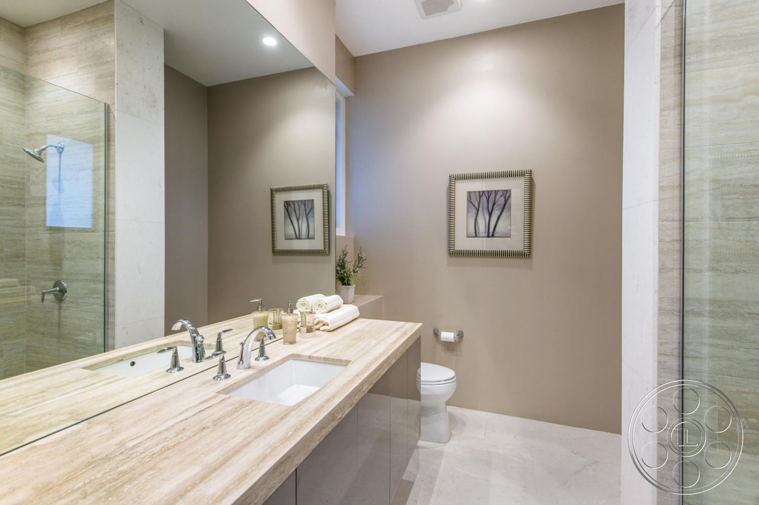 Mansion 126 - bathroom, toilet, mirror, bathroom sink