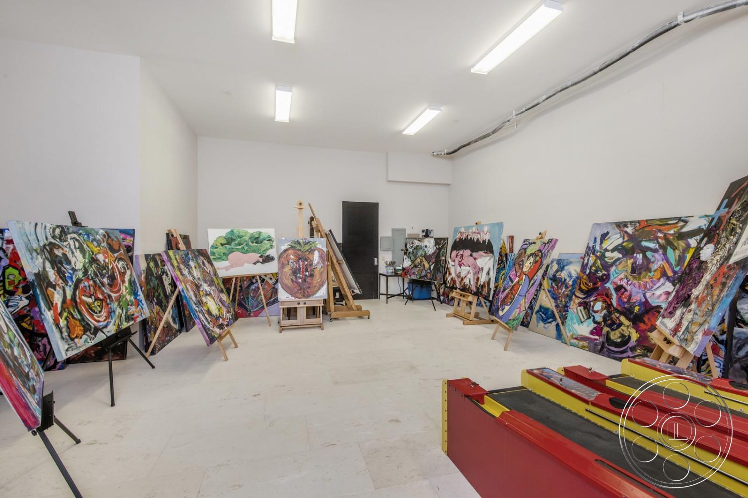 Mansion 126 - art gallery, Art, Paintings, Canvas, easels, arcade game