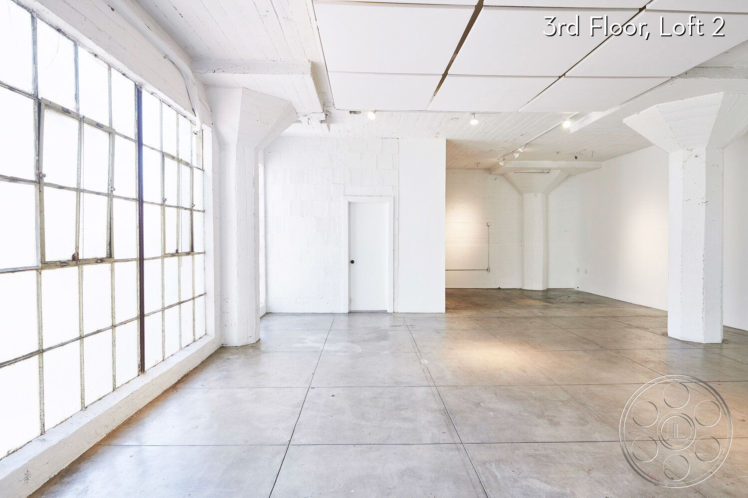 Loft 26 - Indoors, empty room