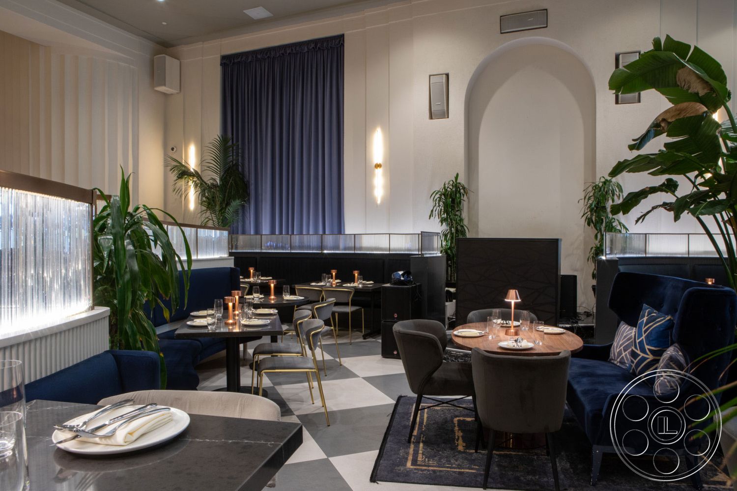 Restaurant 93 - Restaurant, Living Room, Dining Table, Dining Room, Lounge