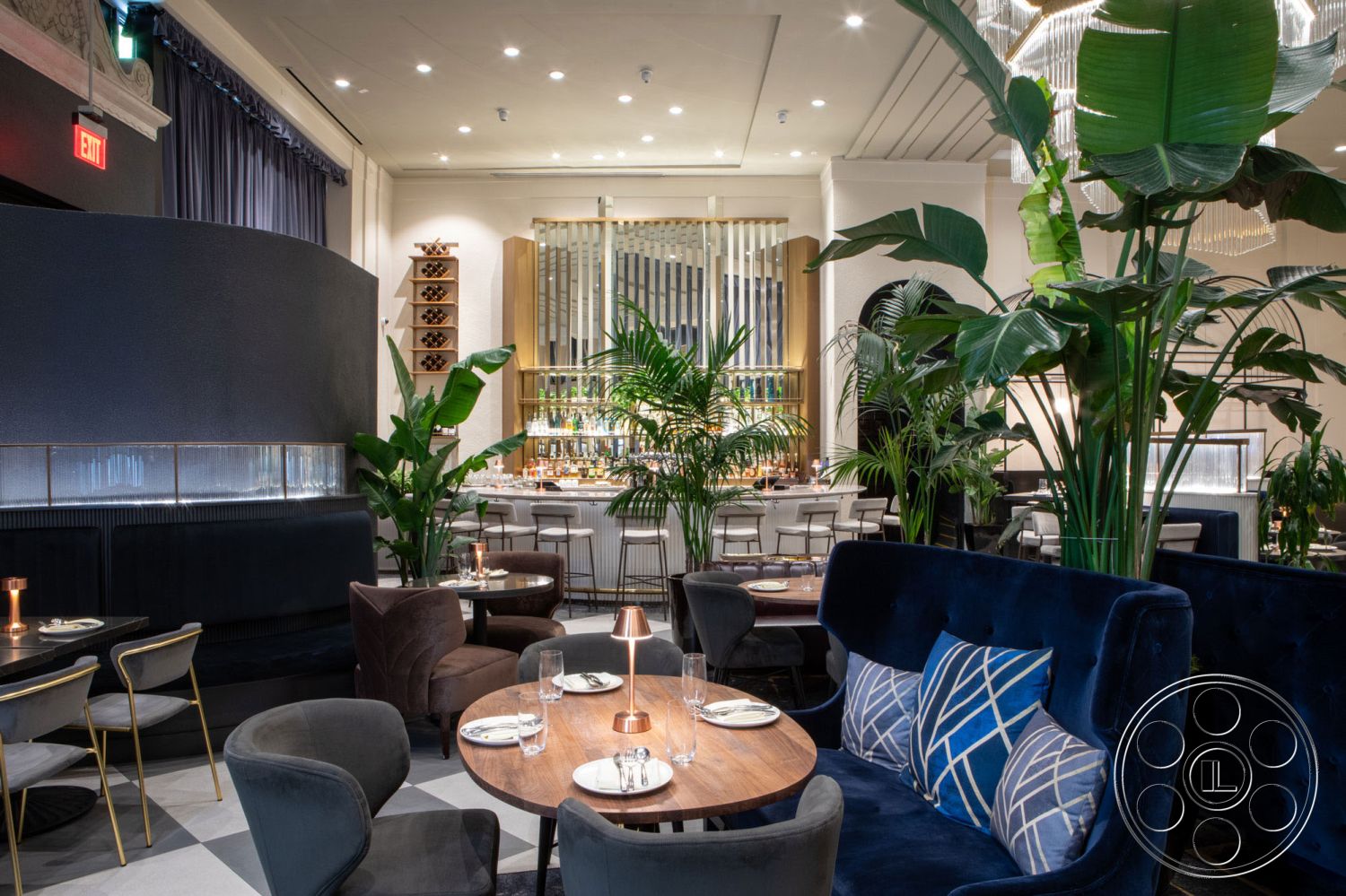 Restaurant 93 - Dining Table, Dining Room, Lounge