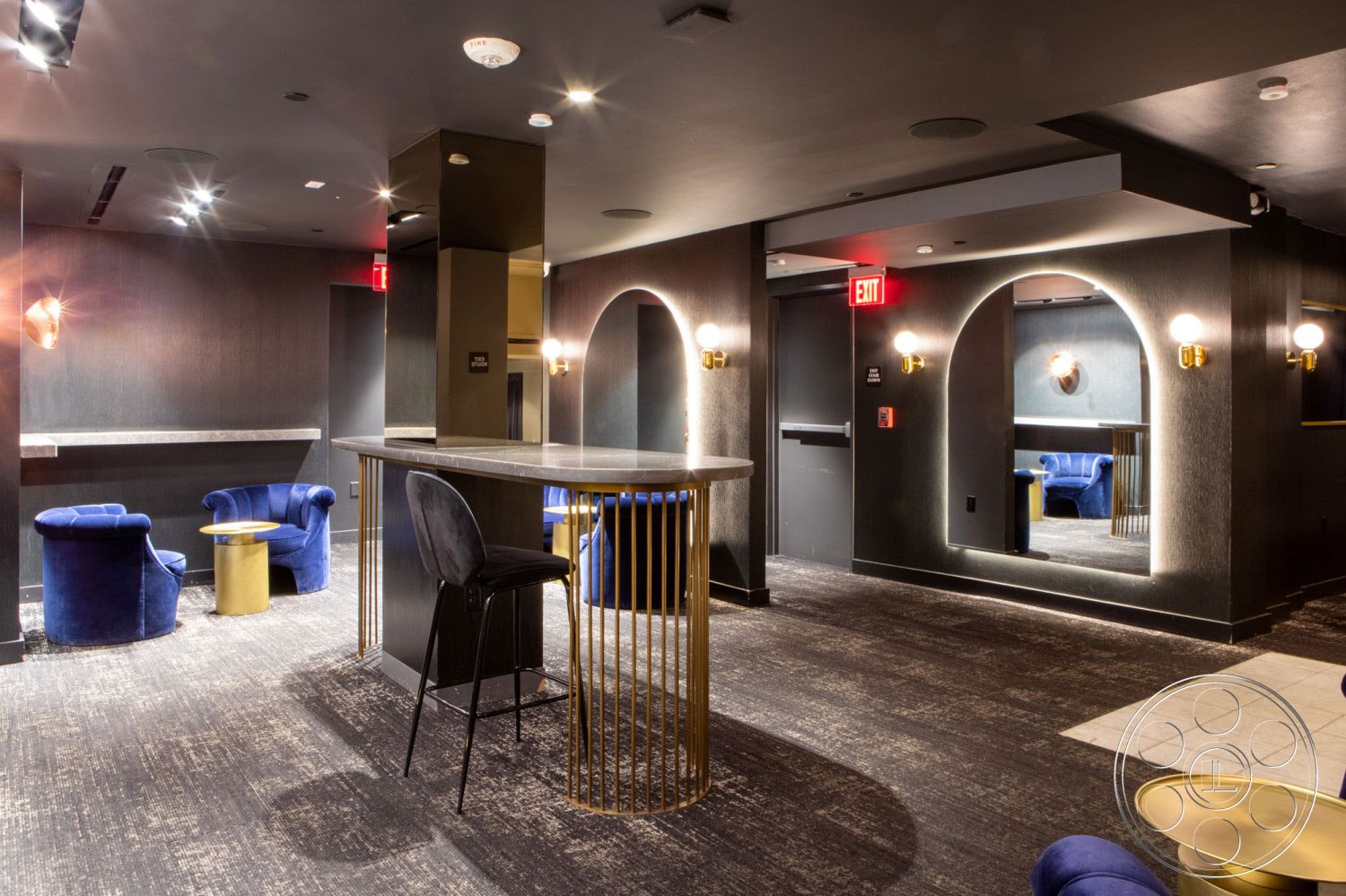 Restaurant 93 - Living Room, Lighting