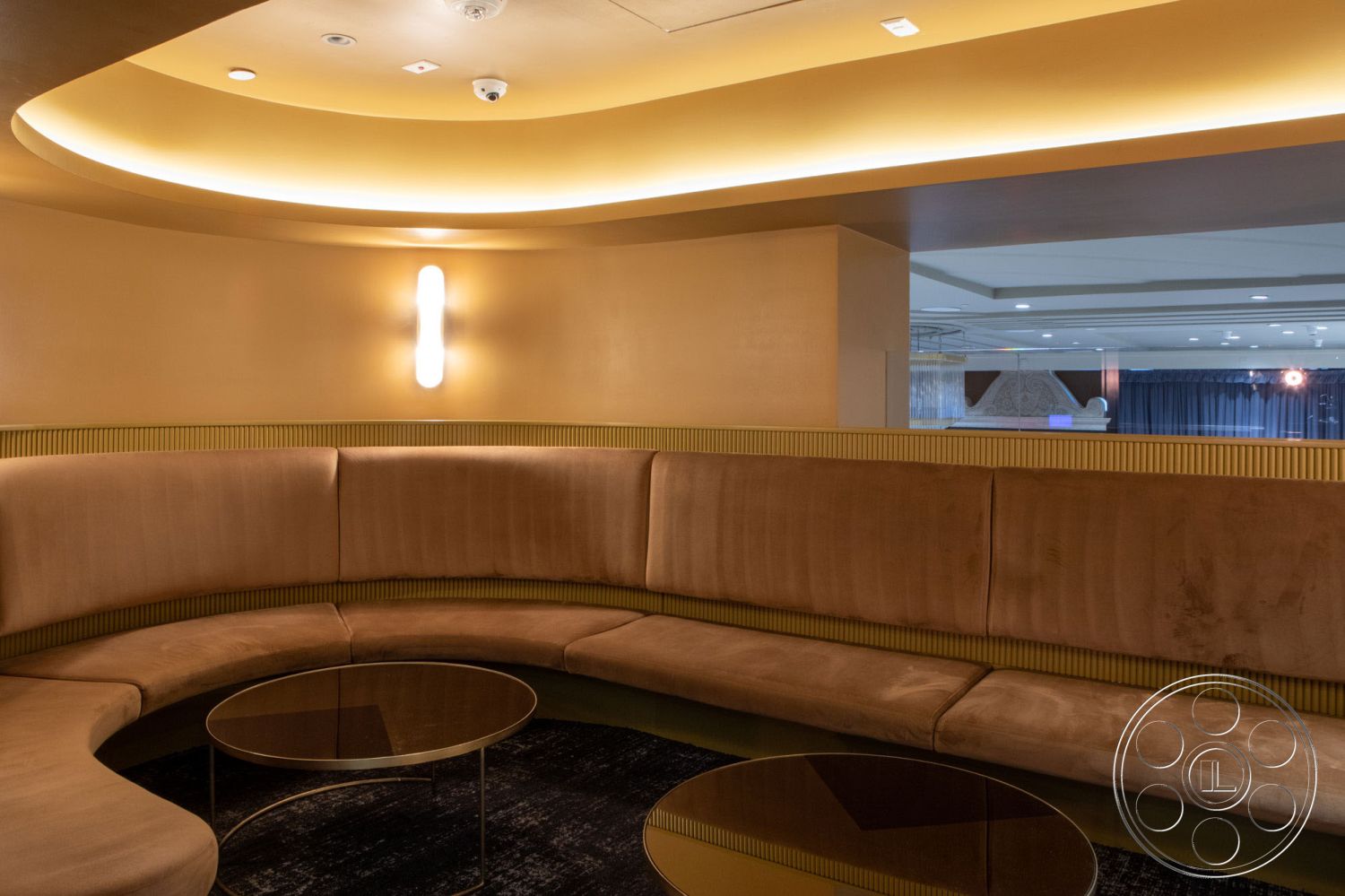 Restaurant 93 - Living Room, Couch, Lounge