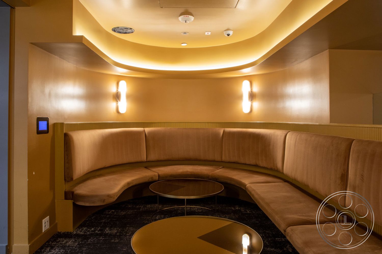 Restaurant 93 - Living Room, Couch, lounge