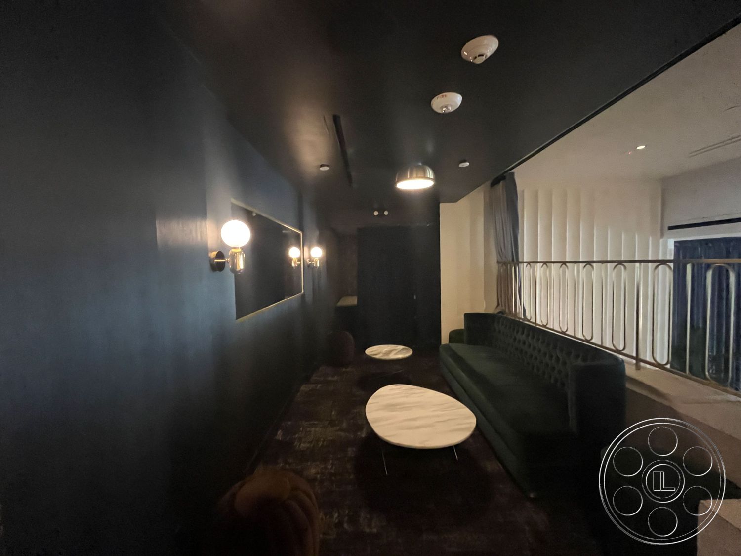 Restaurant 93 - Living Room, Couch, Lamp