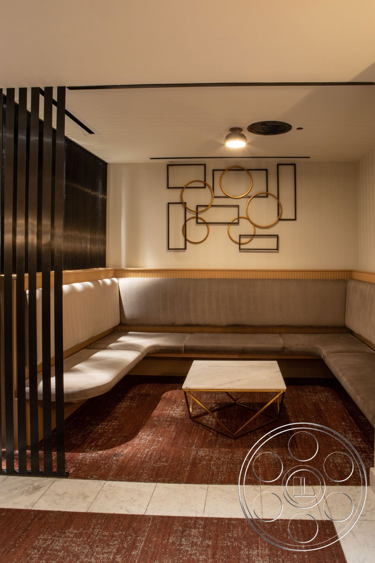 Restaurant 93 - Living Room, Home Decor