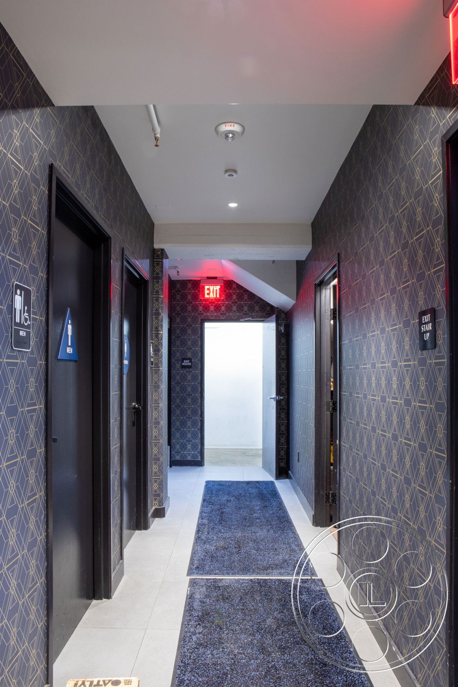 Restaurant 93 - Corridor