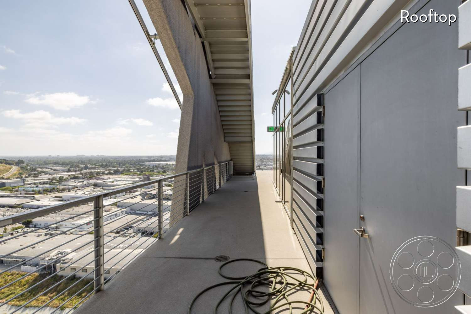 The Wrapper Building - rooftop, Balcony, handrail