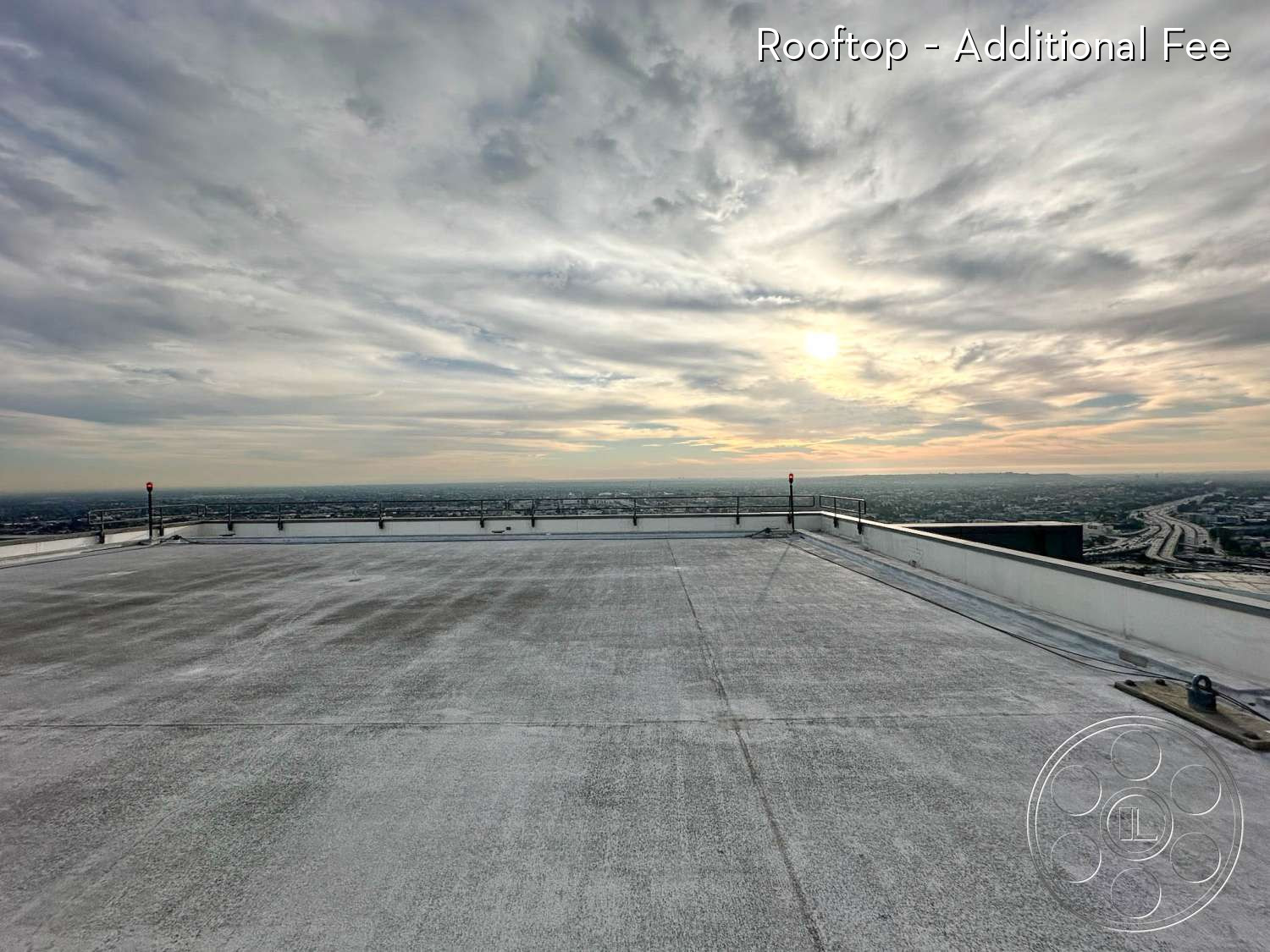 SKYstudio® - Outdoors, Road, Sky, Horizon, Airport, Airfield