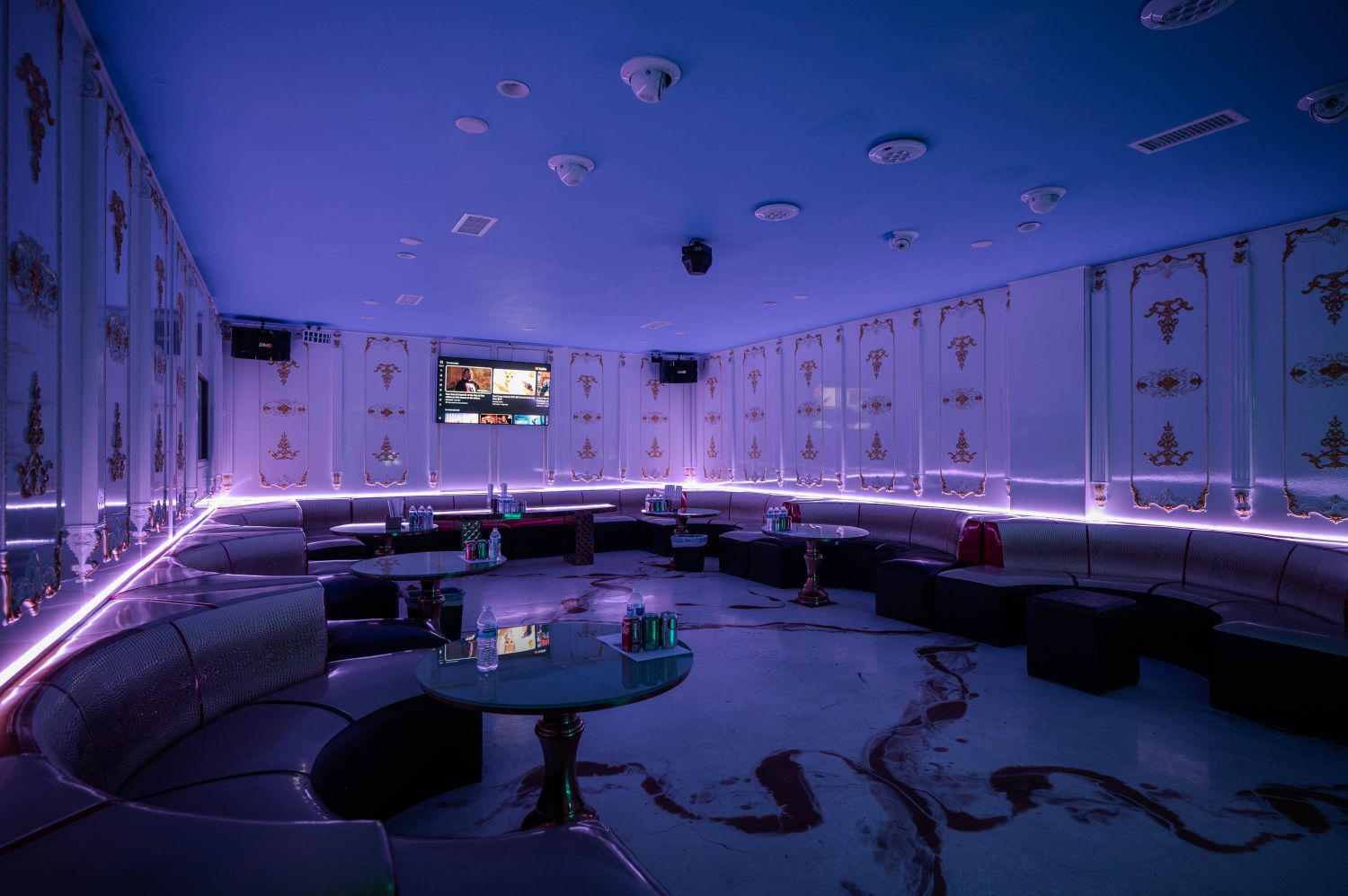 Bar 74