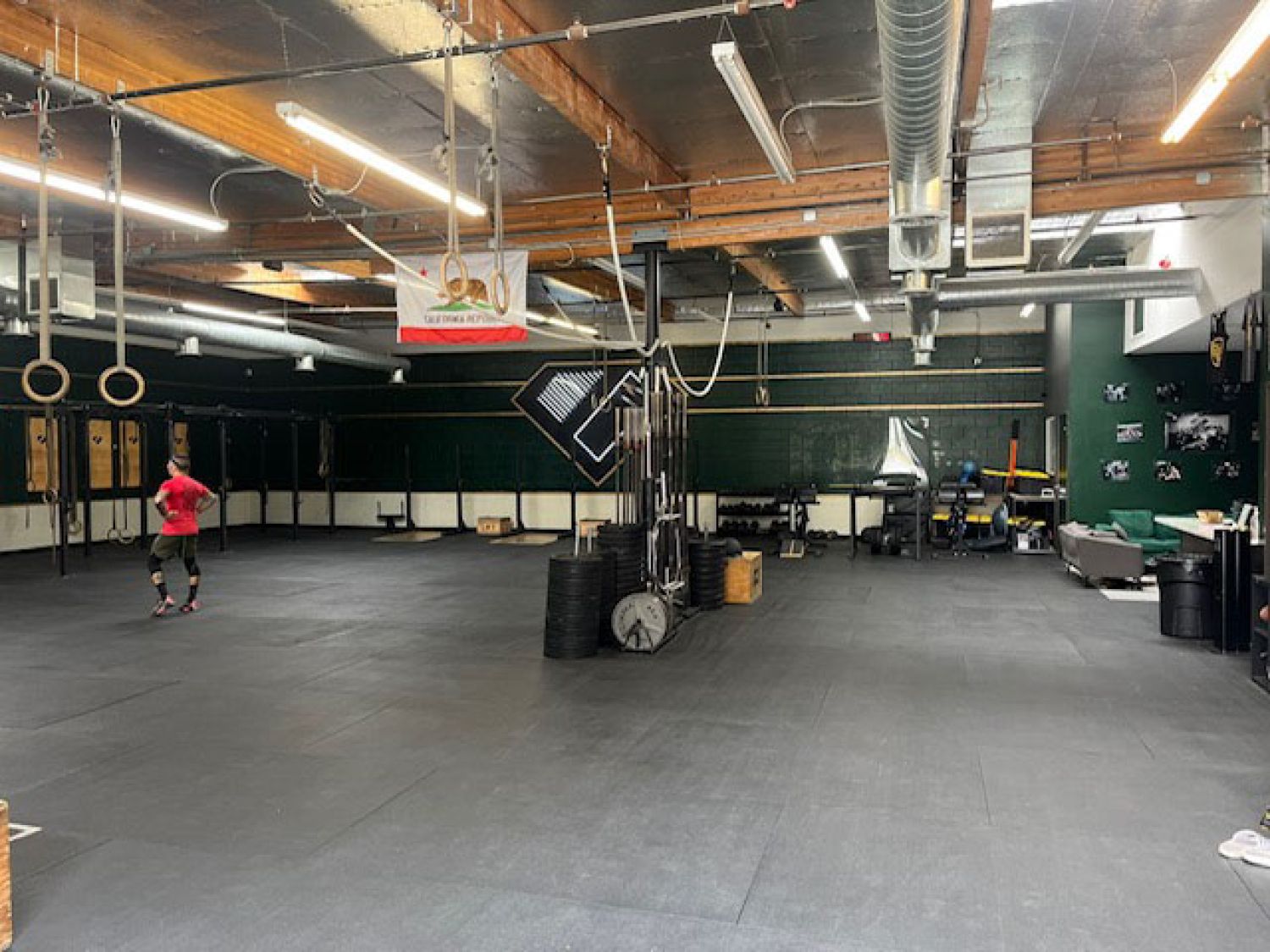Gym 33