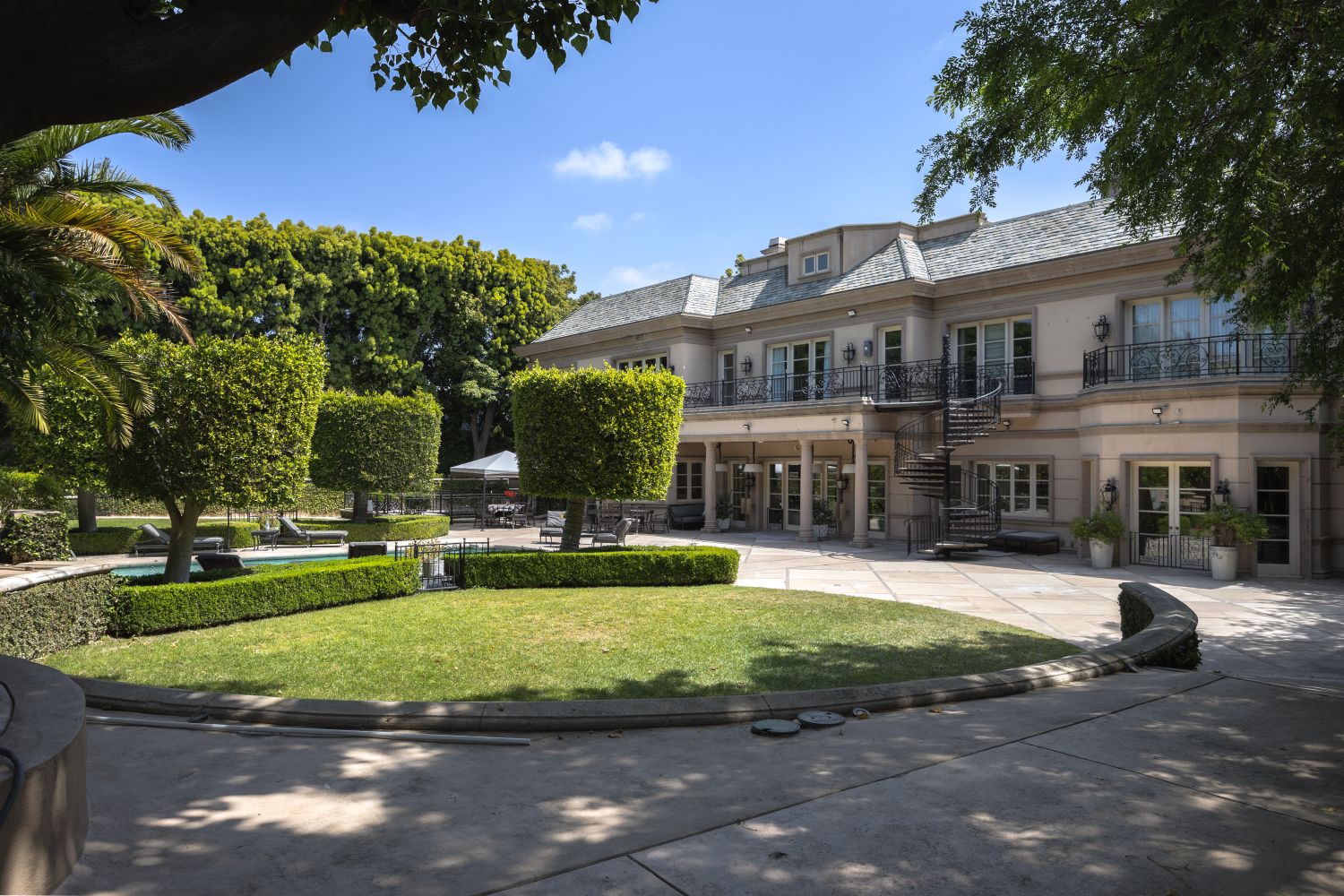 Mansion 138