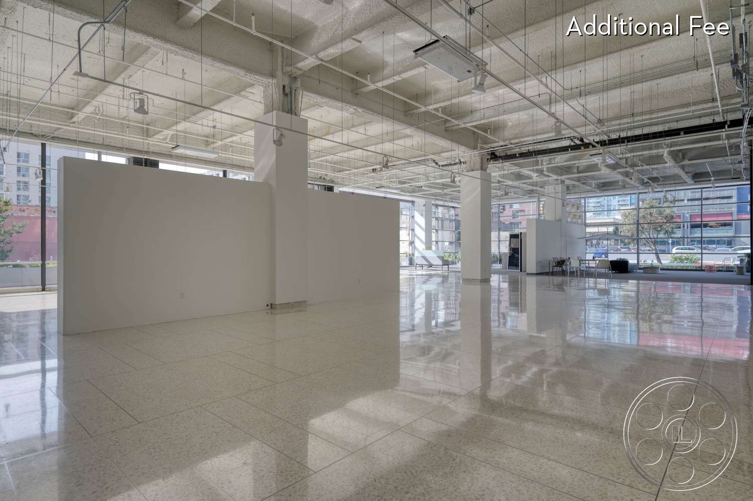 SKYstudio® - large windows, industrial, art gallery, open space, concrete walls, exposed beams, high ceilings, futuristic, natural light, modern decor, minimalist design, urban setting, ambient lighting, polished concrete floor, creative studio, flexible layout, multi-purpose area, versatile space, exhibition hall, blank canvas for events