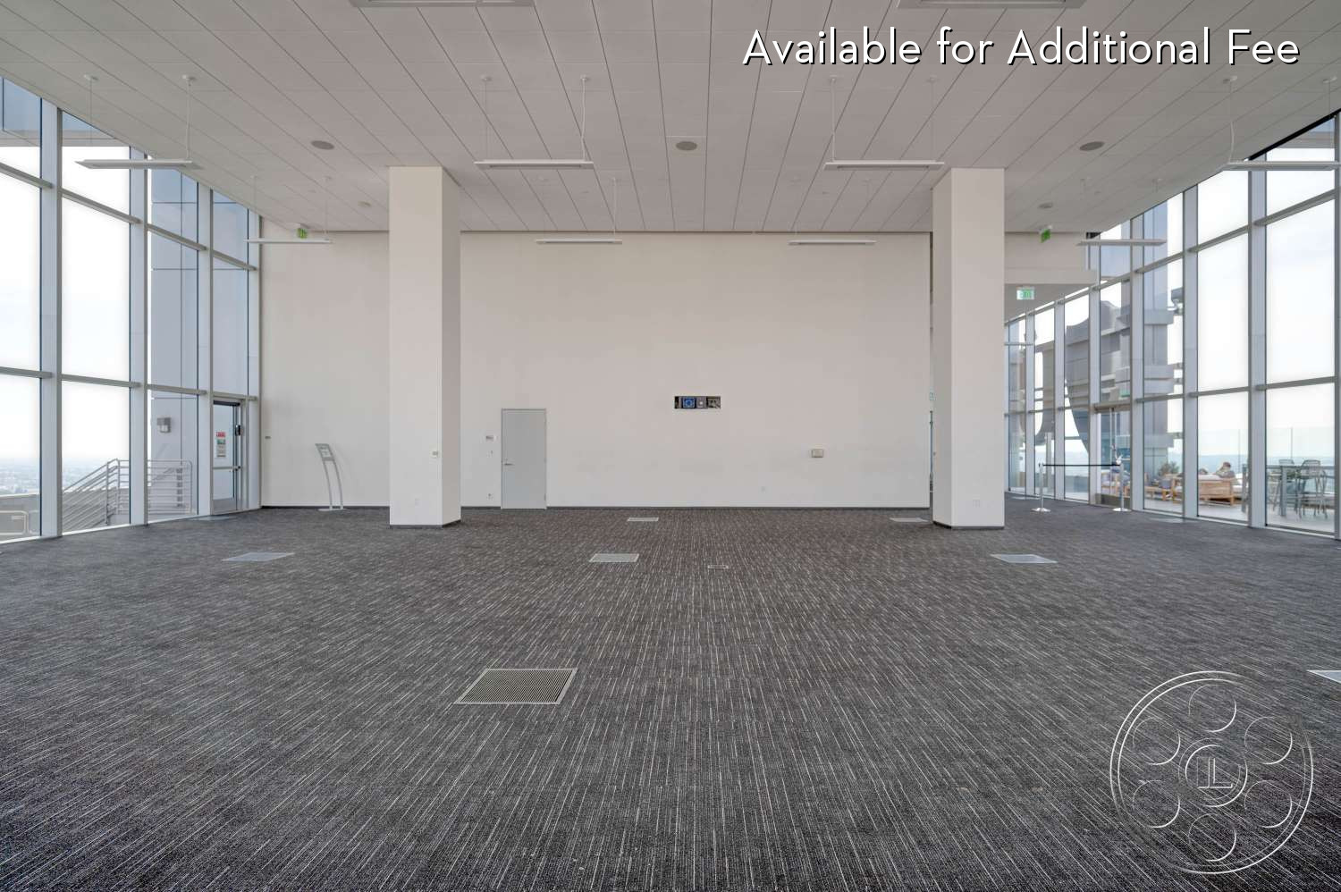 SKYstudio® - large windows, white walls, open space, natural light, minimalist decor, modern architecture, clean lines, gray carpet, commercial space, neutral colors, versatile layout, contemporary lighting, unfurnished, flexible usage, architectural columns