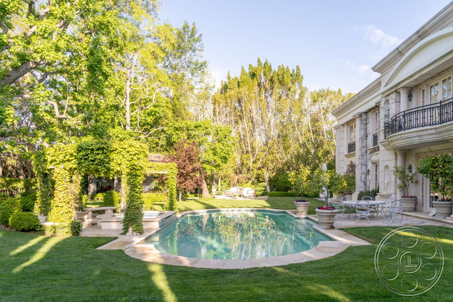 Mansion 120