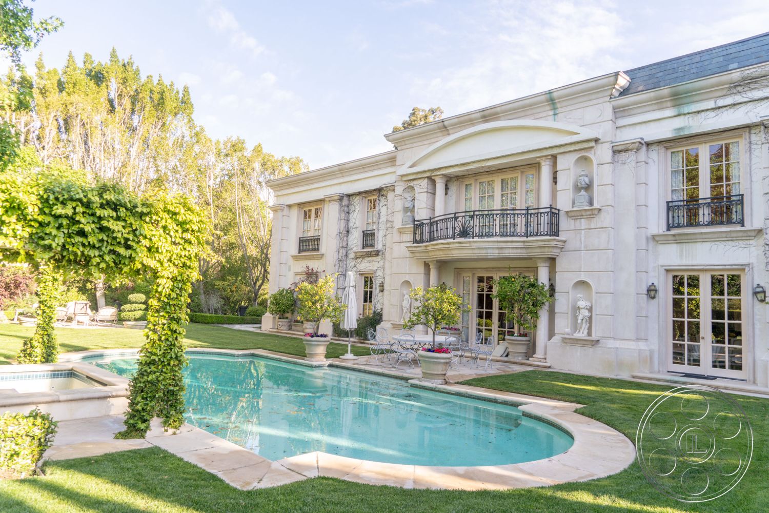 Mansion 120