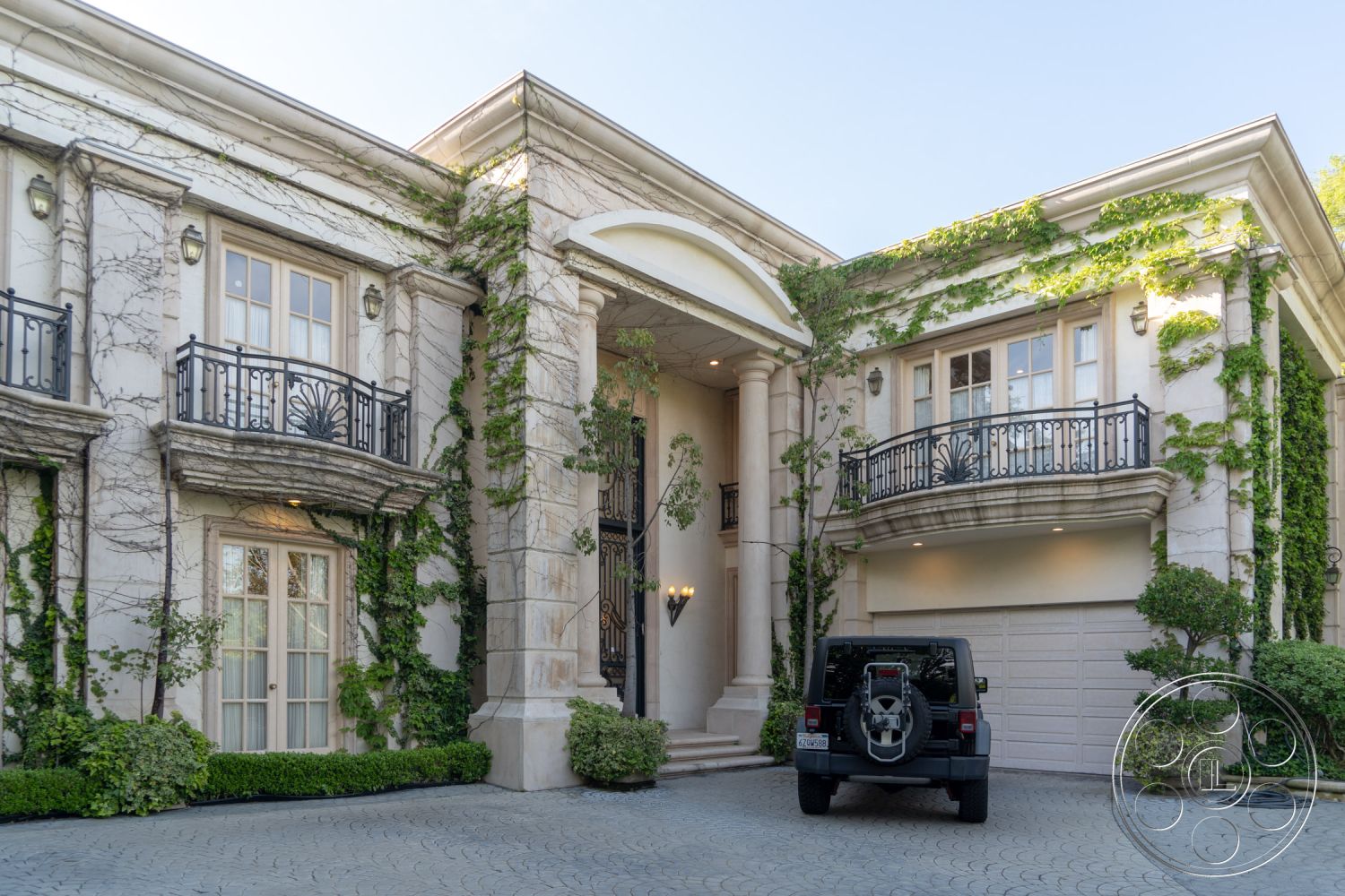 Mansion 120