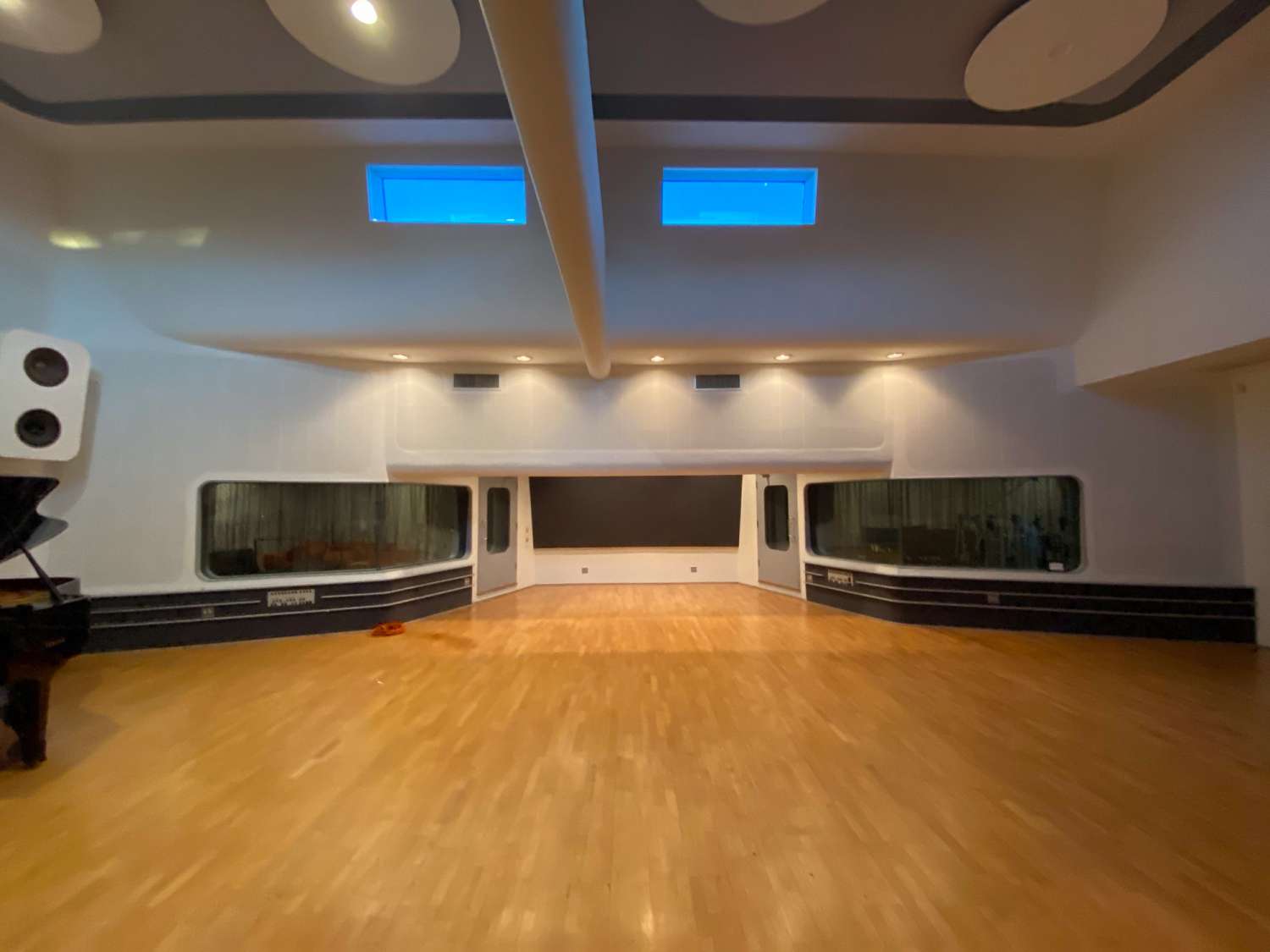 Studio 90