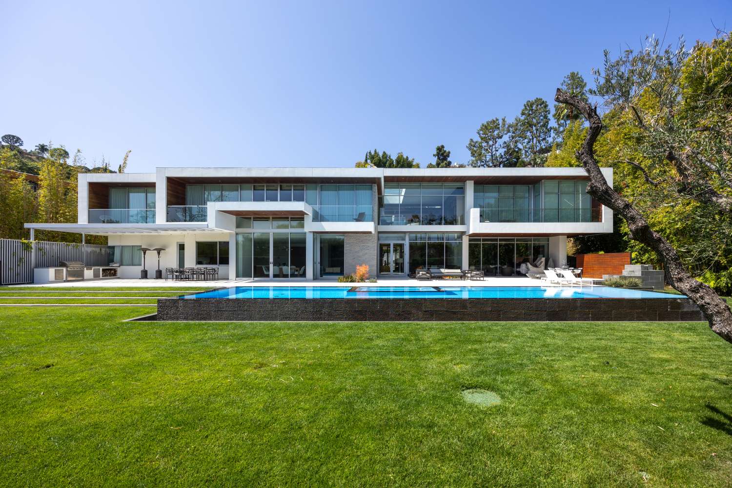 Modern 14 — West Hollywood filming location