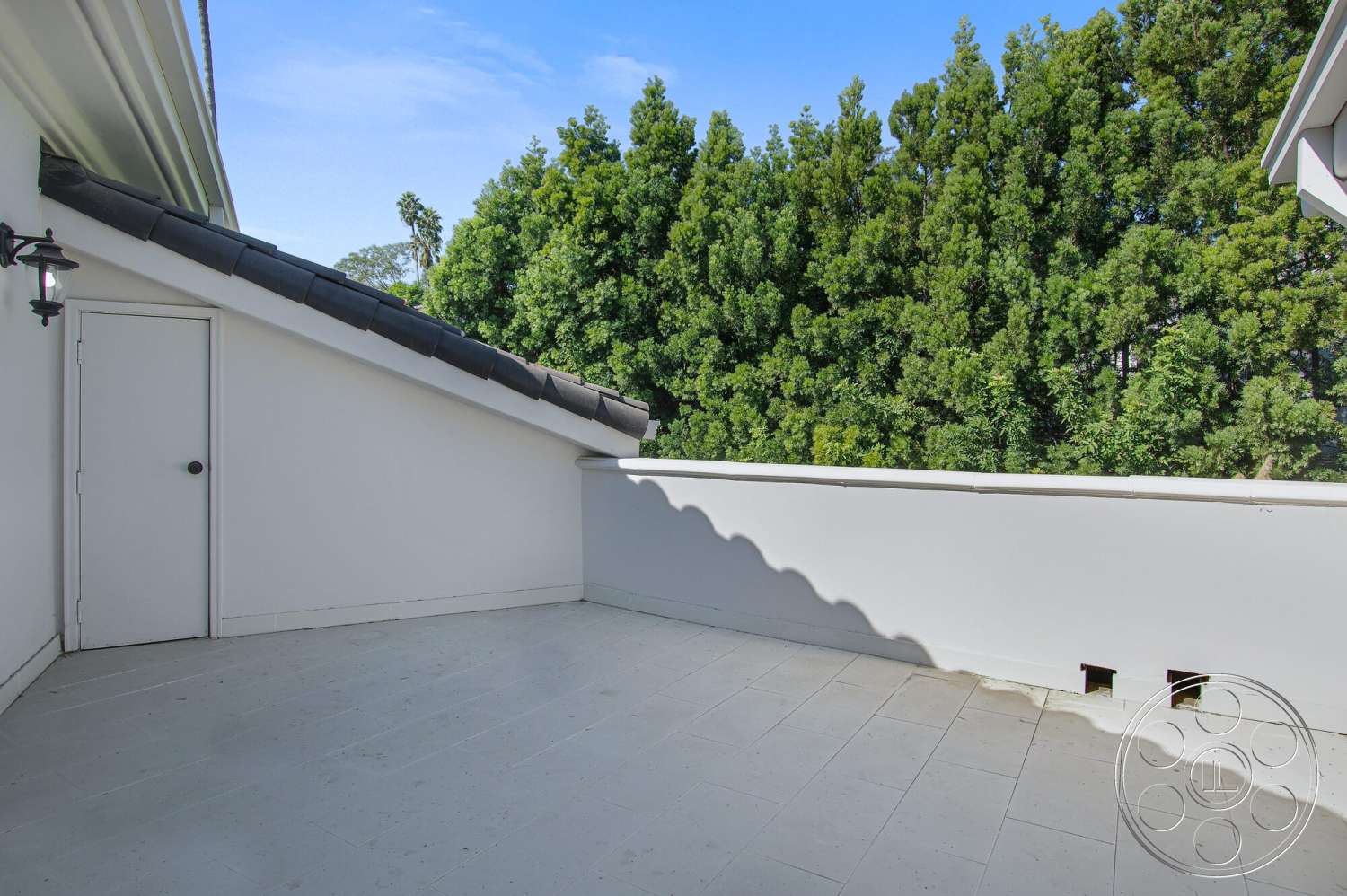 Medit 170 - outdoor space, textured concrete flooring, modern architectural style, greenery backdrop, flat roof design, white painted walls, exterior terrace, single door entry