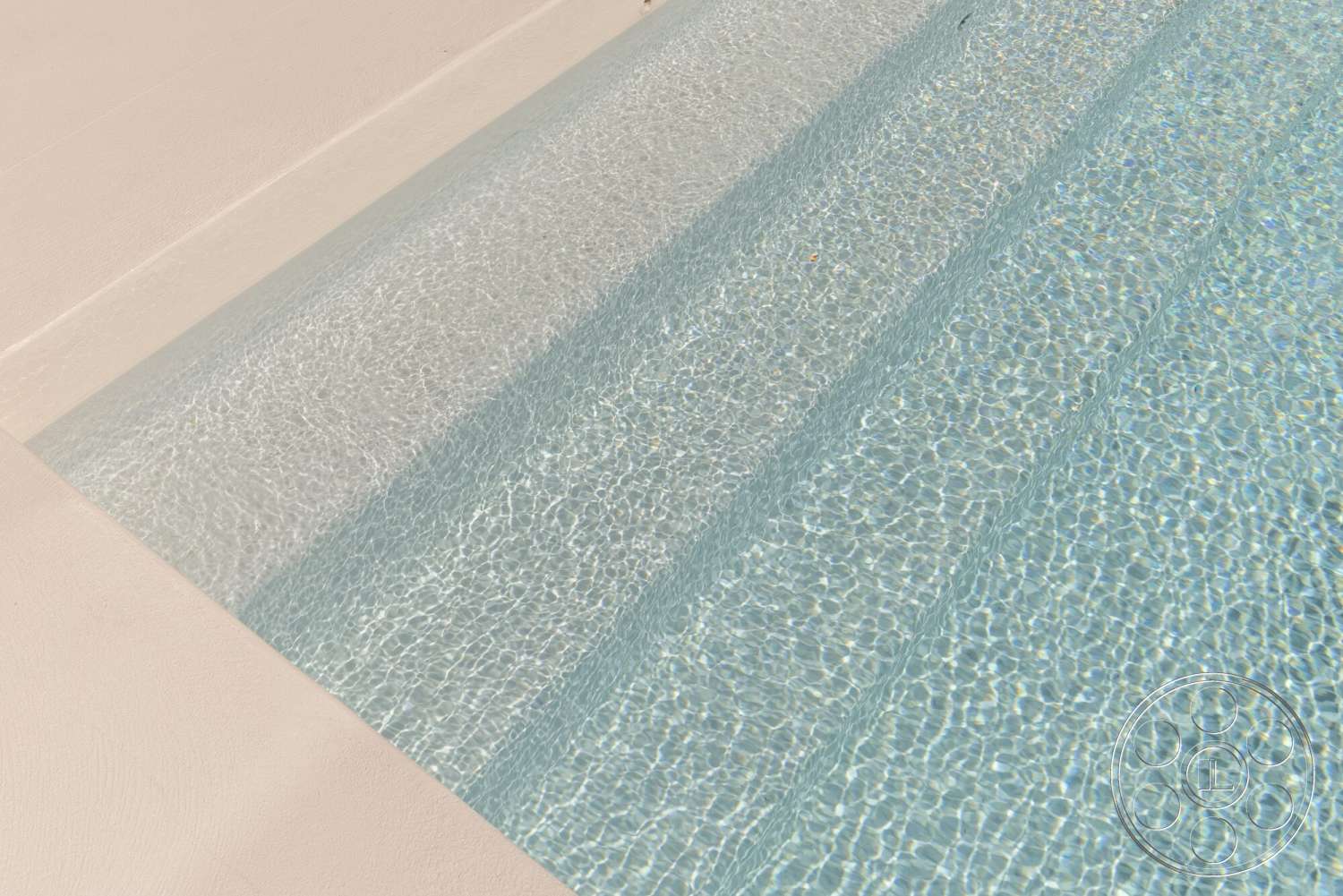 Modern 535 - exterior, rectangular pool, concrete pool steps, textured concrete pool deck, clear water surface