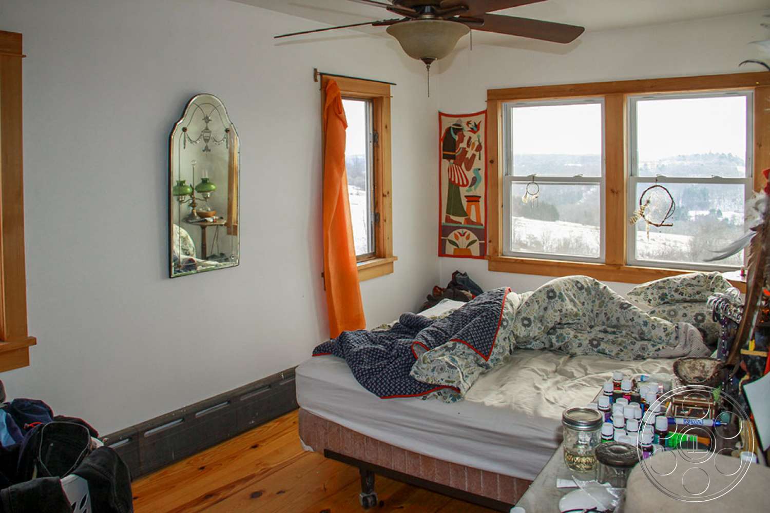 New York 24 - indoors, wood, furniture, room, couch, ceiling fan, appliance, bed, bedroom, dorm room