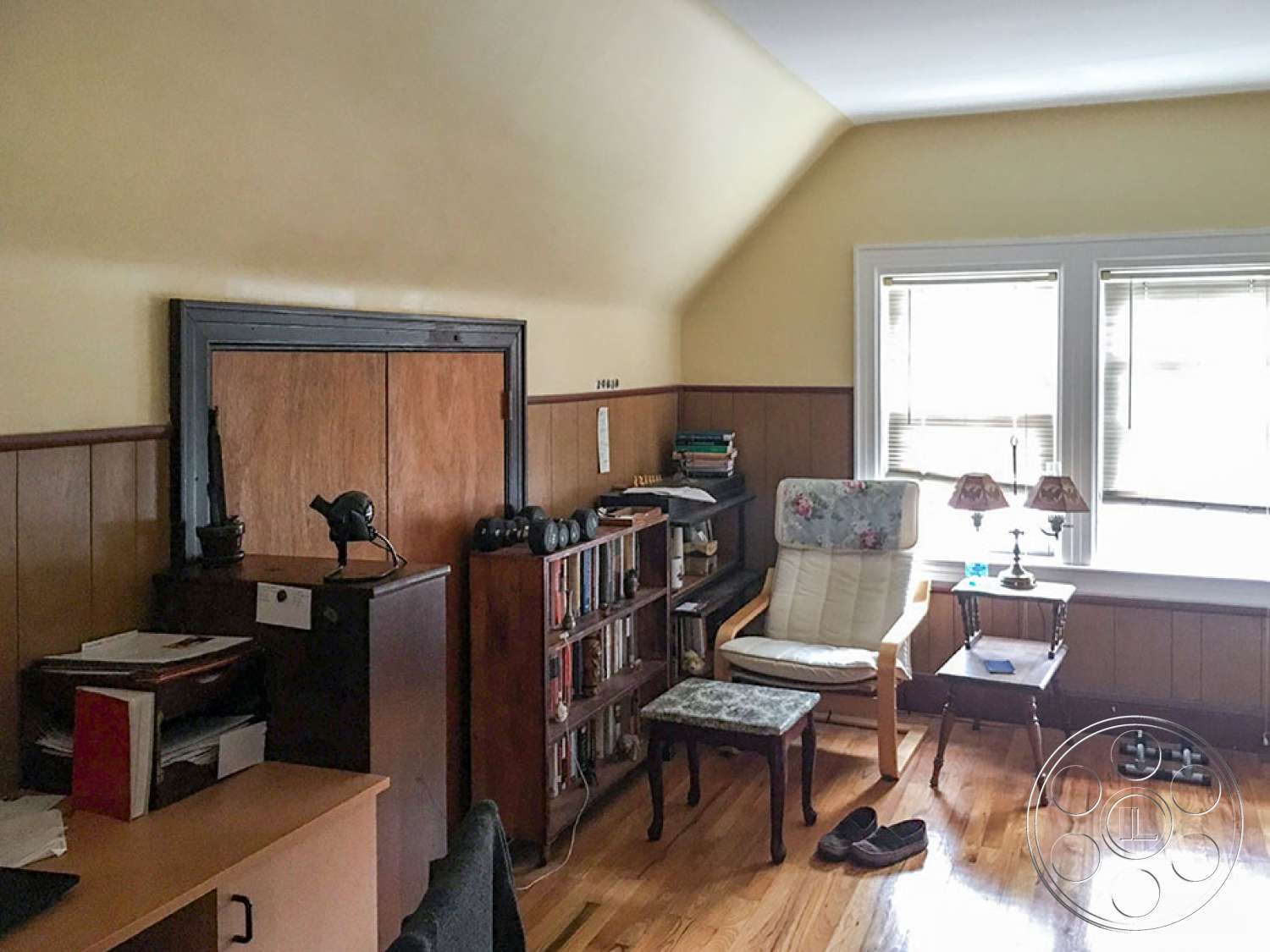 New York 23 - indoors, wood, furniture, table, room, living room, plywood, chair, hardwood, bookcase
