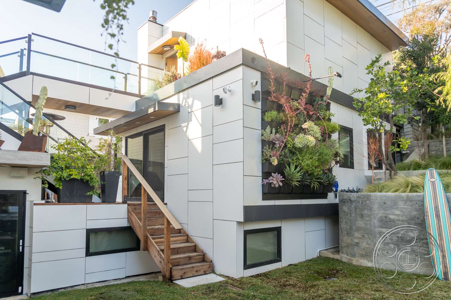 Beach 128 - indoors, urban, handrail, banister, staircase, house, neighborhood